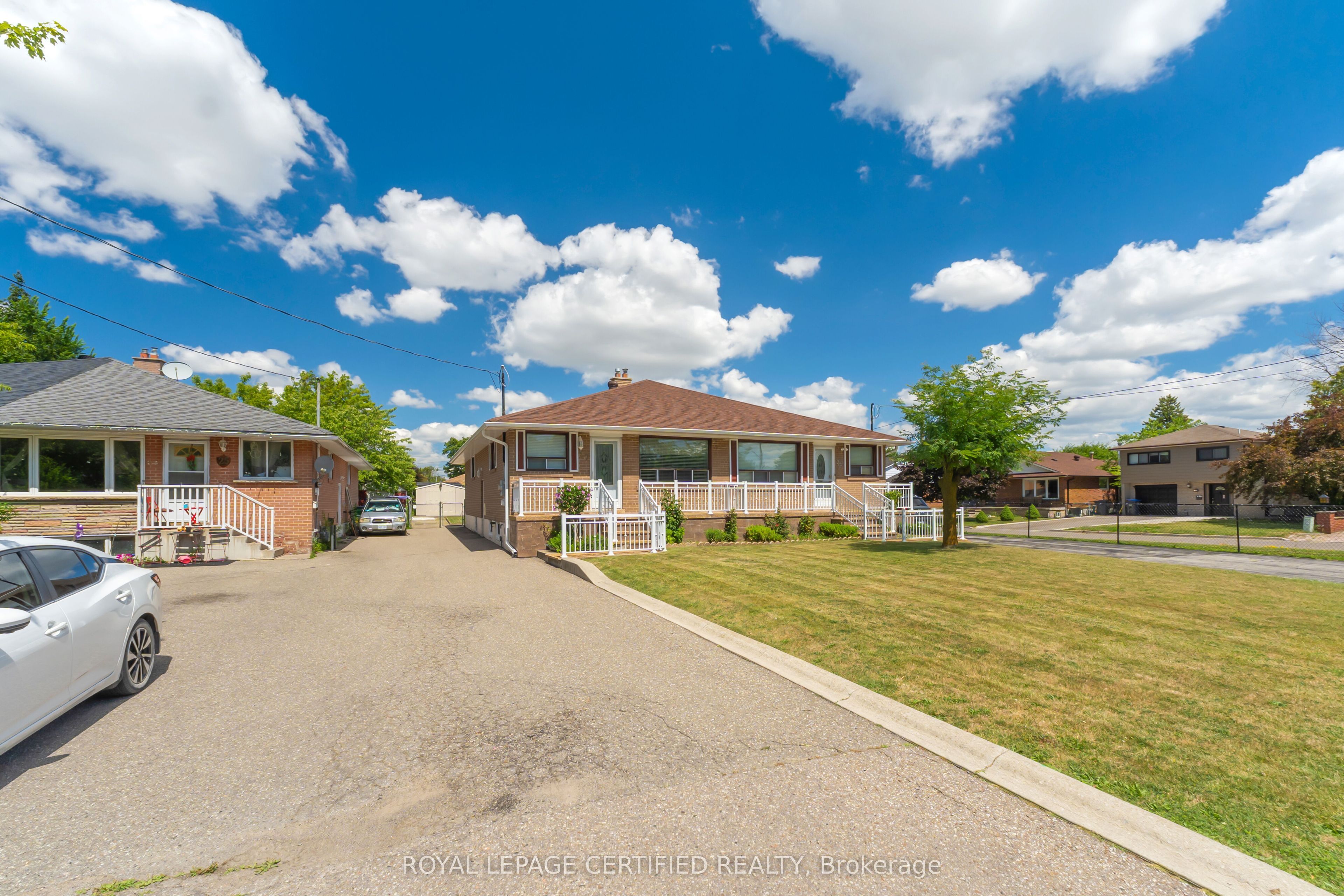 27 Milner Road, Brampton, ON L6W 3A7 photo 3