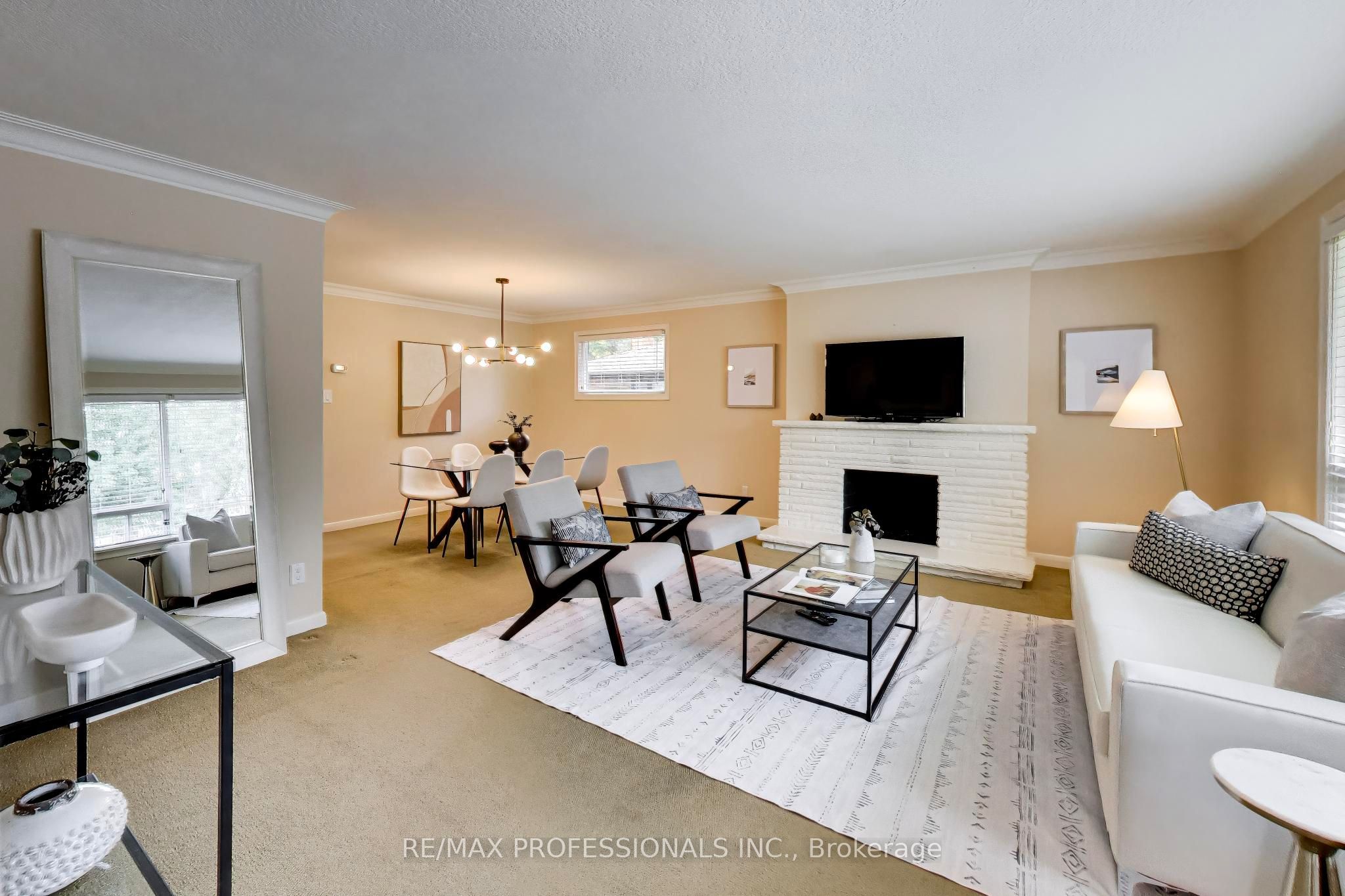 24 Beaverbrook Avenue, Toronto, ON M9B 2M9 photo 5