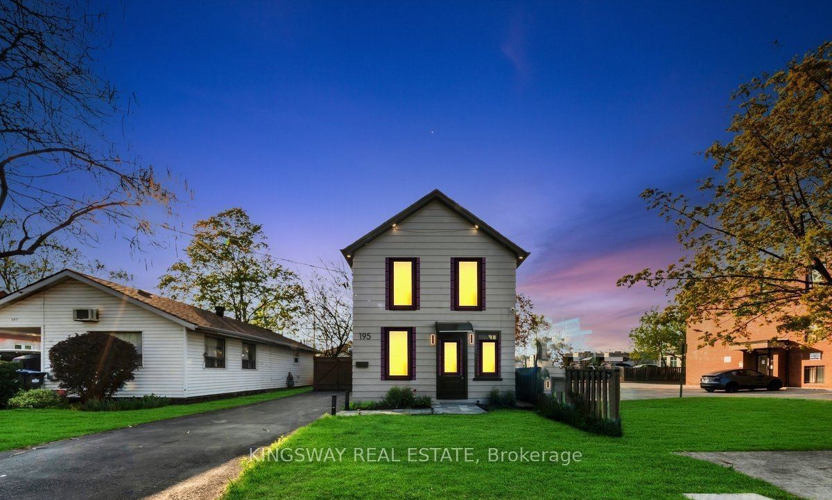 195 Randi Road, Mississauga, ON L5A 1V6