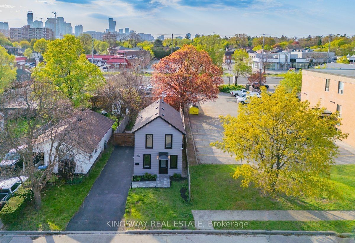 195 Randi Road, Mississauga, ON L5A 1V6 photo 2
