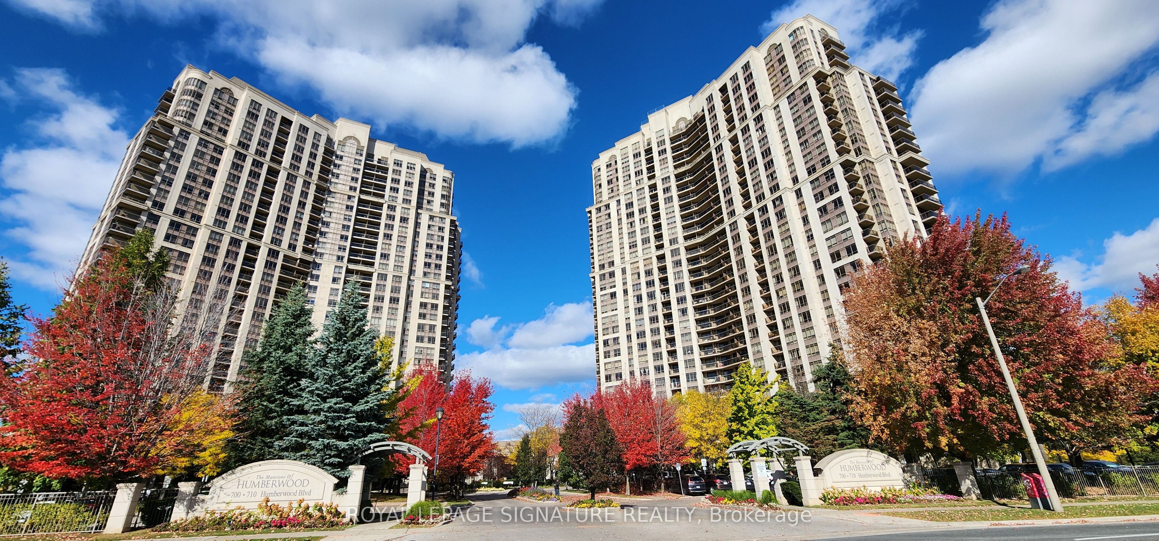 700 Humberwood Boulevard 2422, Toronto, ON M9W 7J4 photo 2