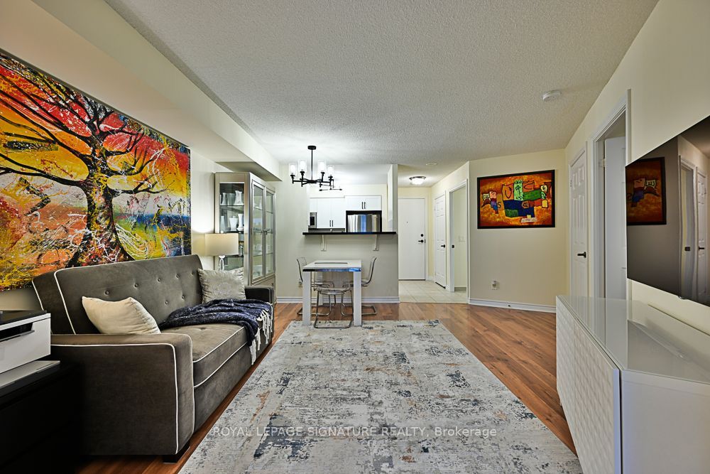 700 Humberwood Boulevard 2422, Toronto, ON M9W 7J4 photo 3