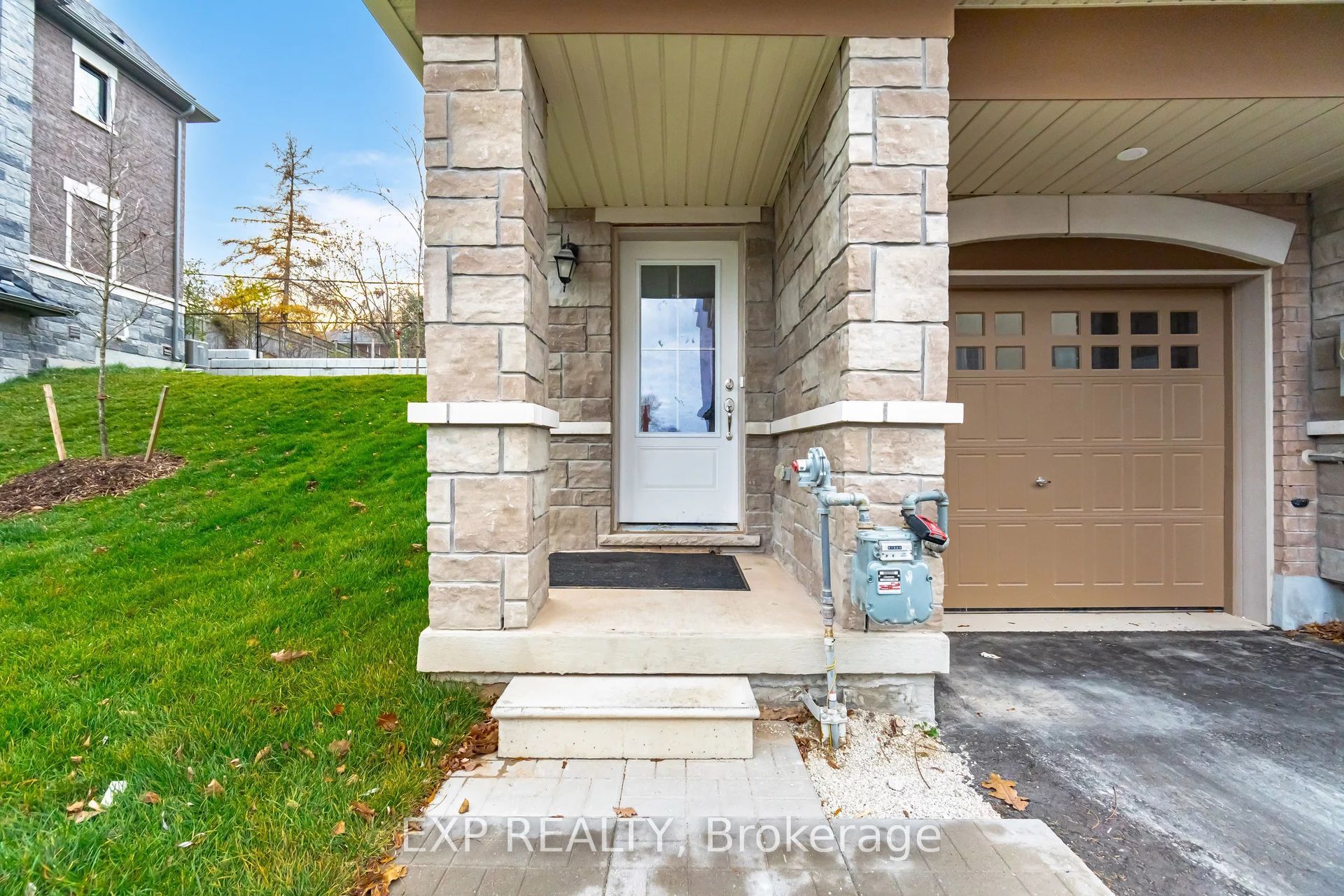 68 First Street 24, Orangeville, ON L9W 2E4 photo 2