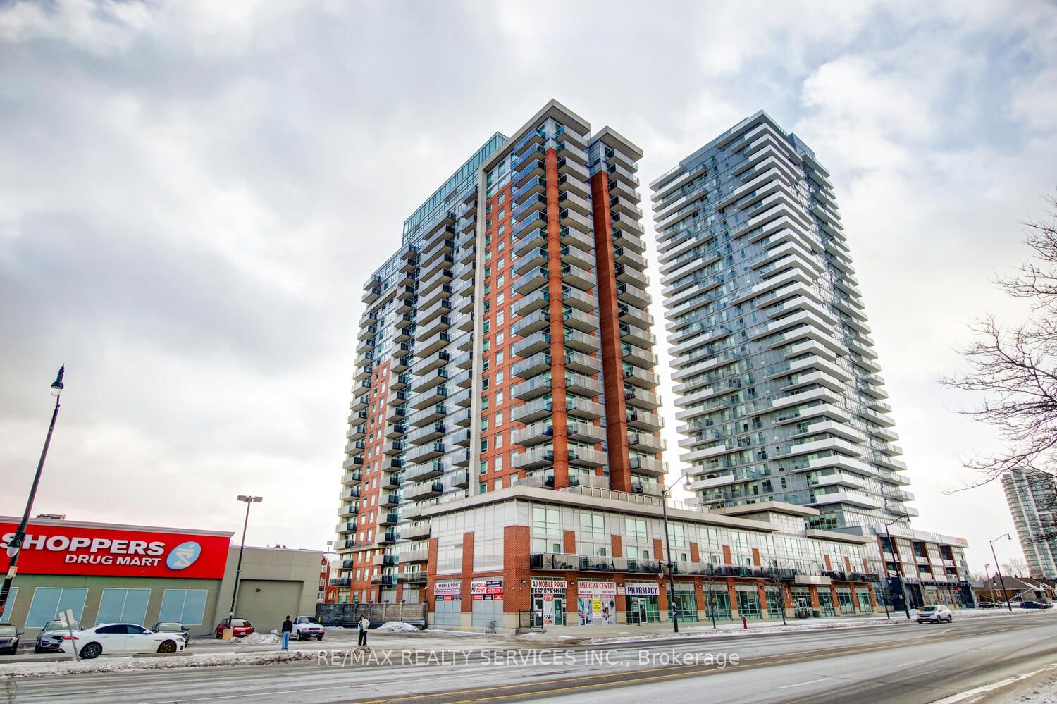215 Queen Street E 1103, Brampton, ON L6W 0A9 photo 2