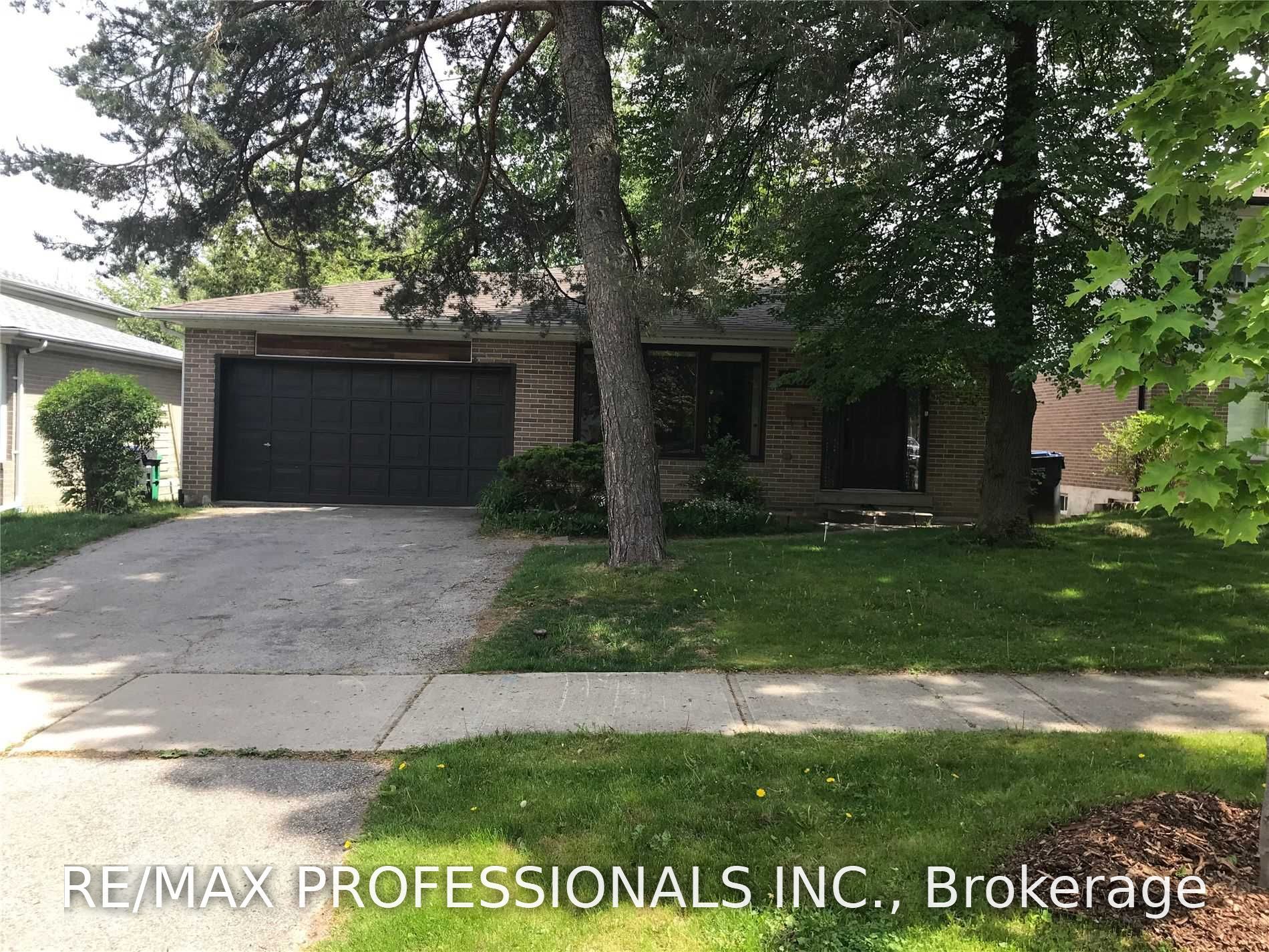 1582 Otterby Road Bsmt, Mississauga, ON L4X 1W7