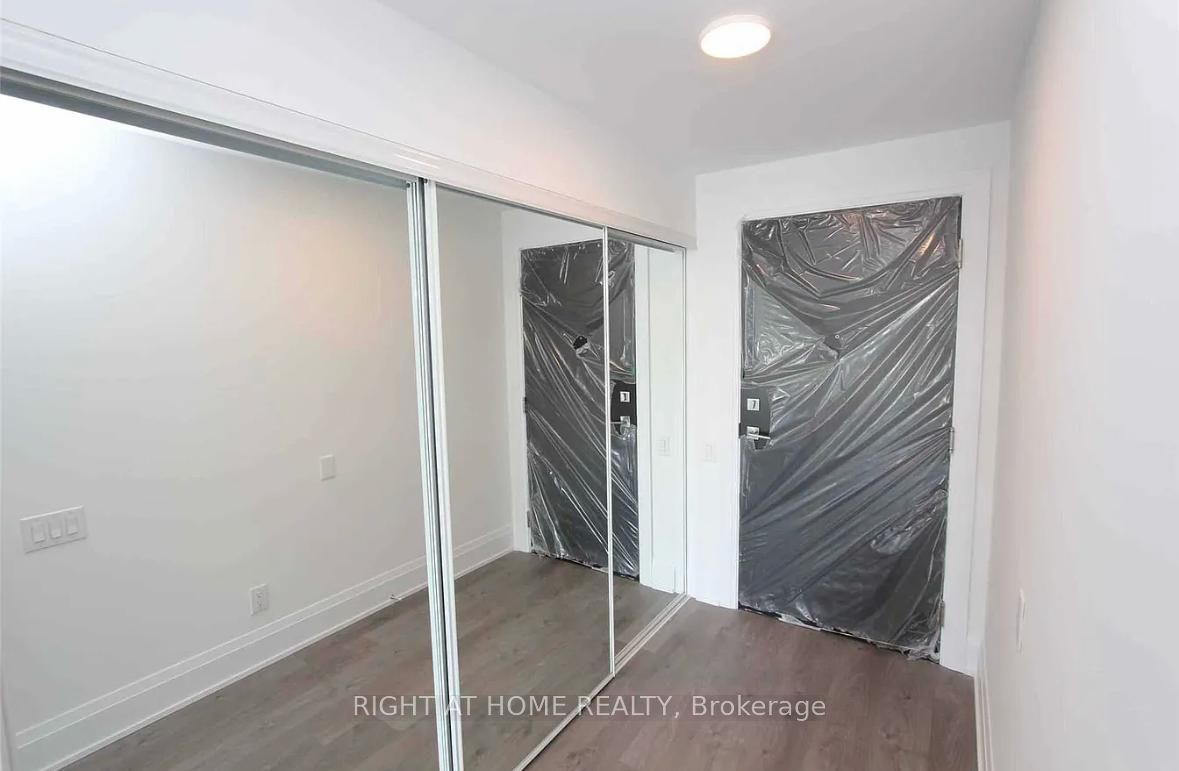 20 Brin Drive 413, Toronto, ON M8X 0B2