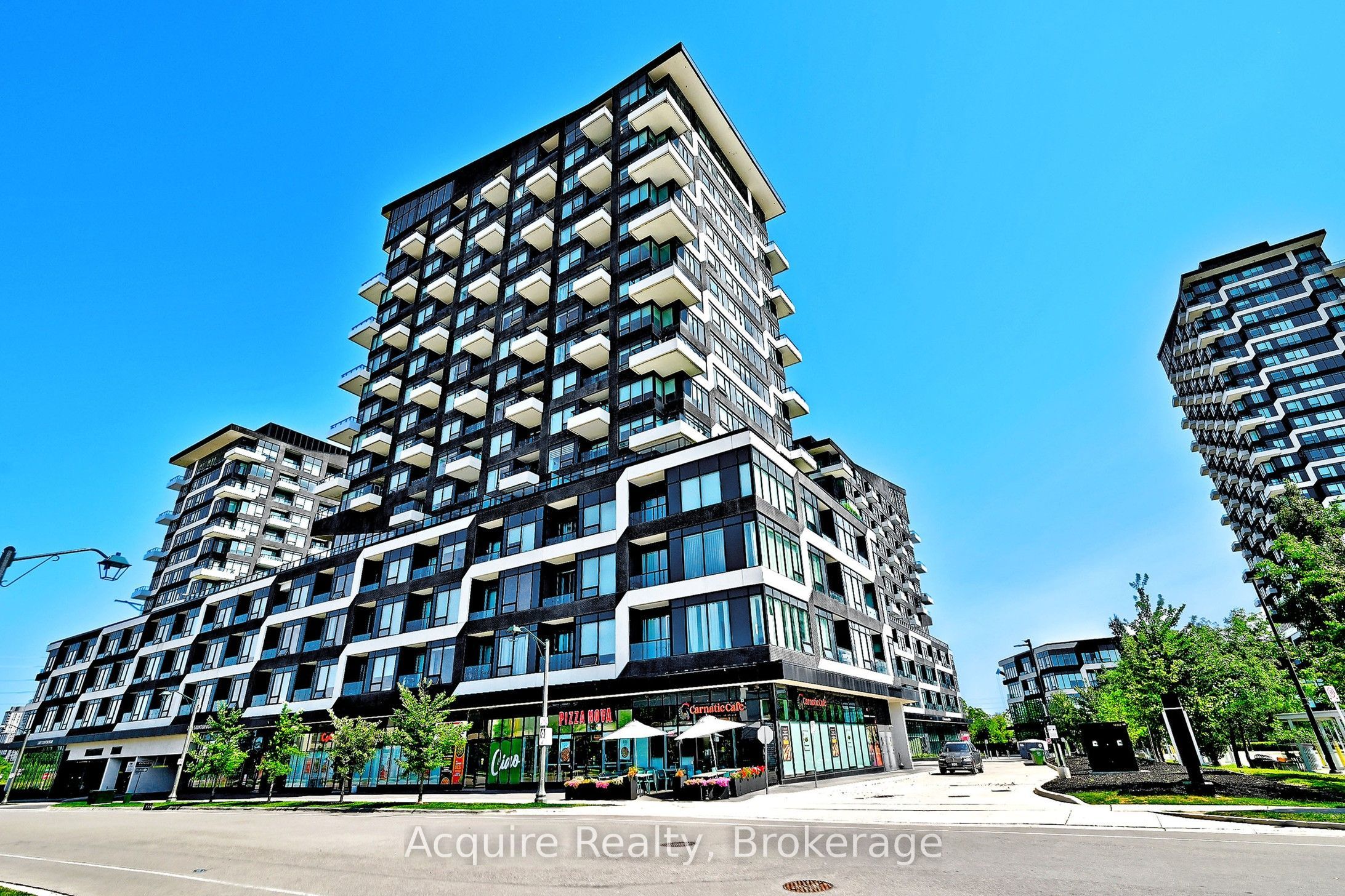 2481 Taunton Road 501, Oakville, ON L6H 3R7