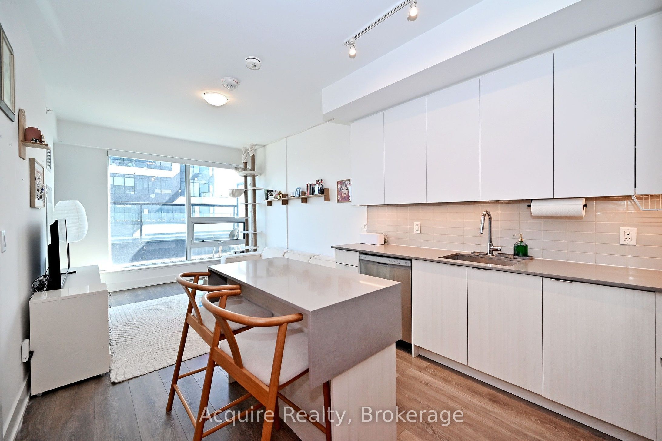 2481 Taunton Road 501, Oakville, ON L6H 3R7 photo 2