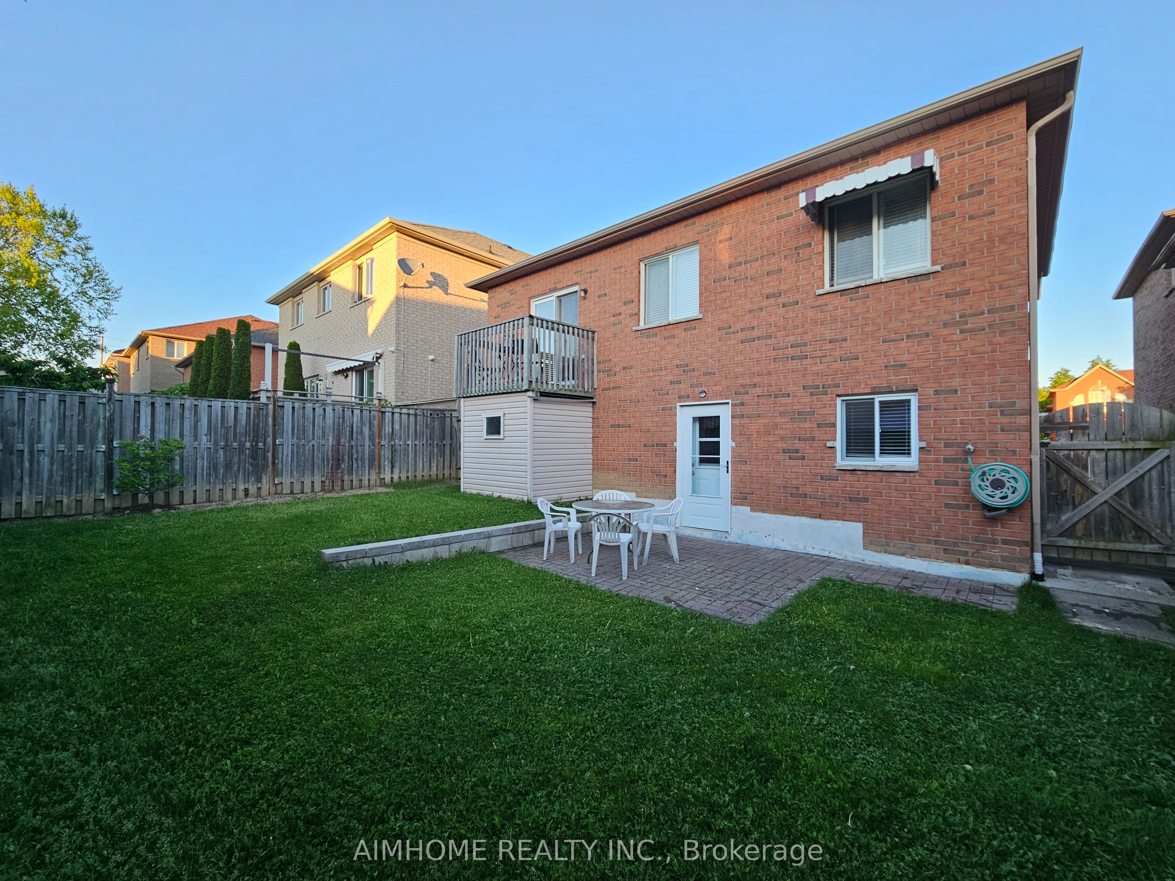 3227 Scotch Pine Gate, Mississauga, ON L5N 8E6 photo 3