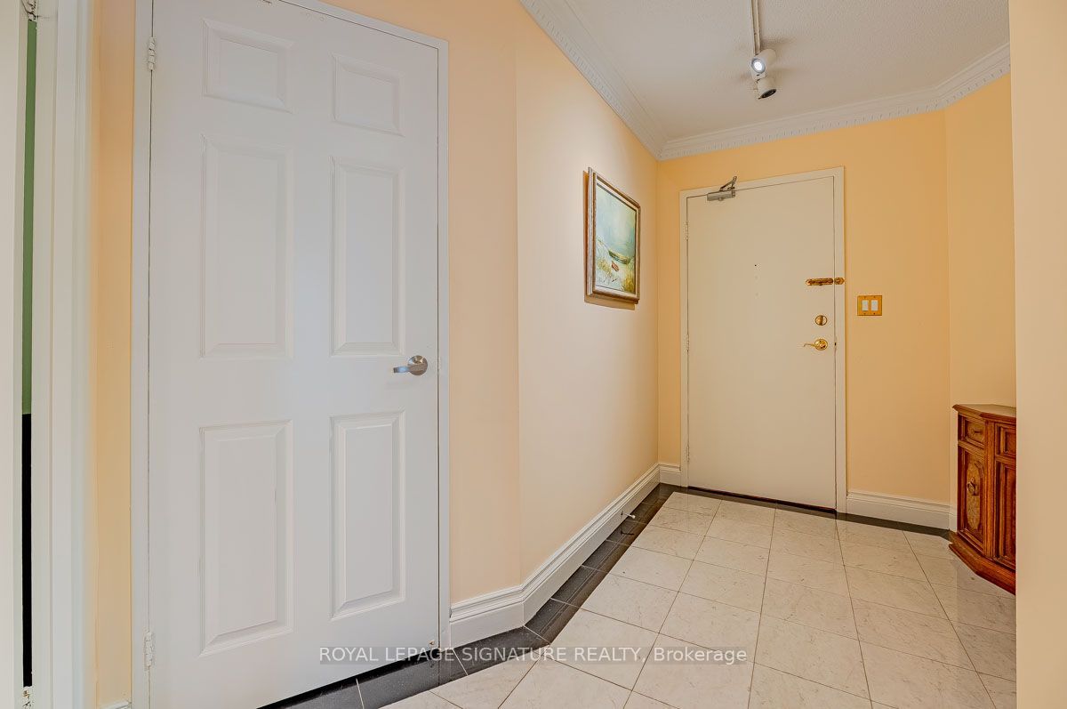 2000 Islington Avenue 1912, Toronto, ON M9P 3S7 photo 4