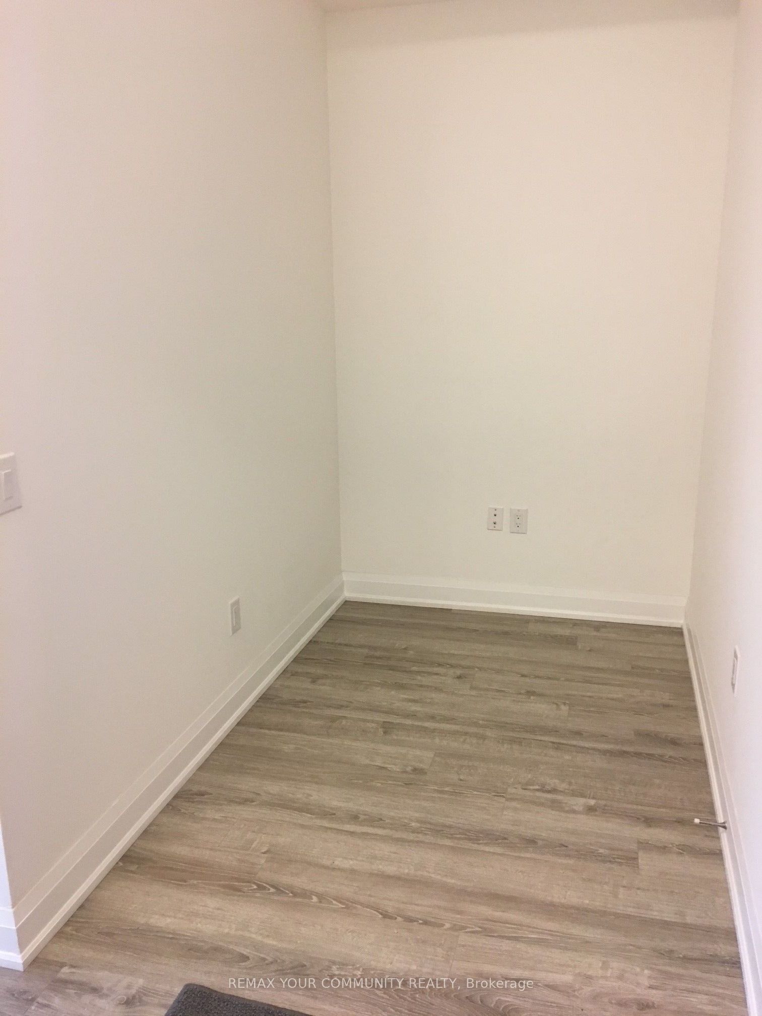 2800 Keele Street 216, Toronto, ON M3M 0B8 photo 3