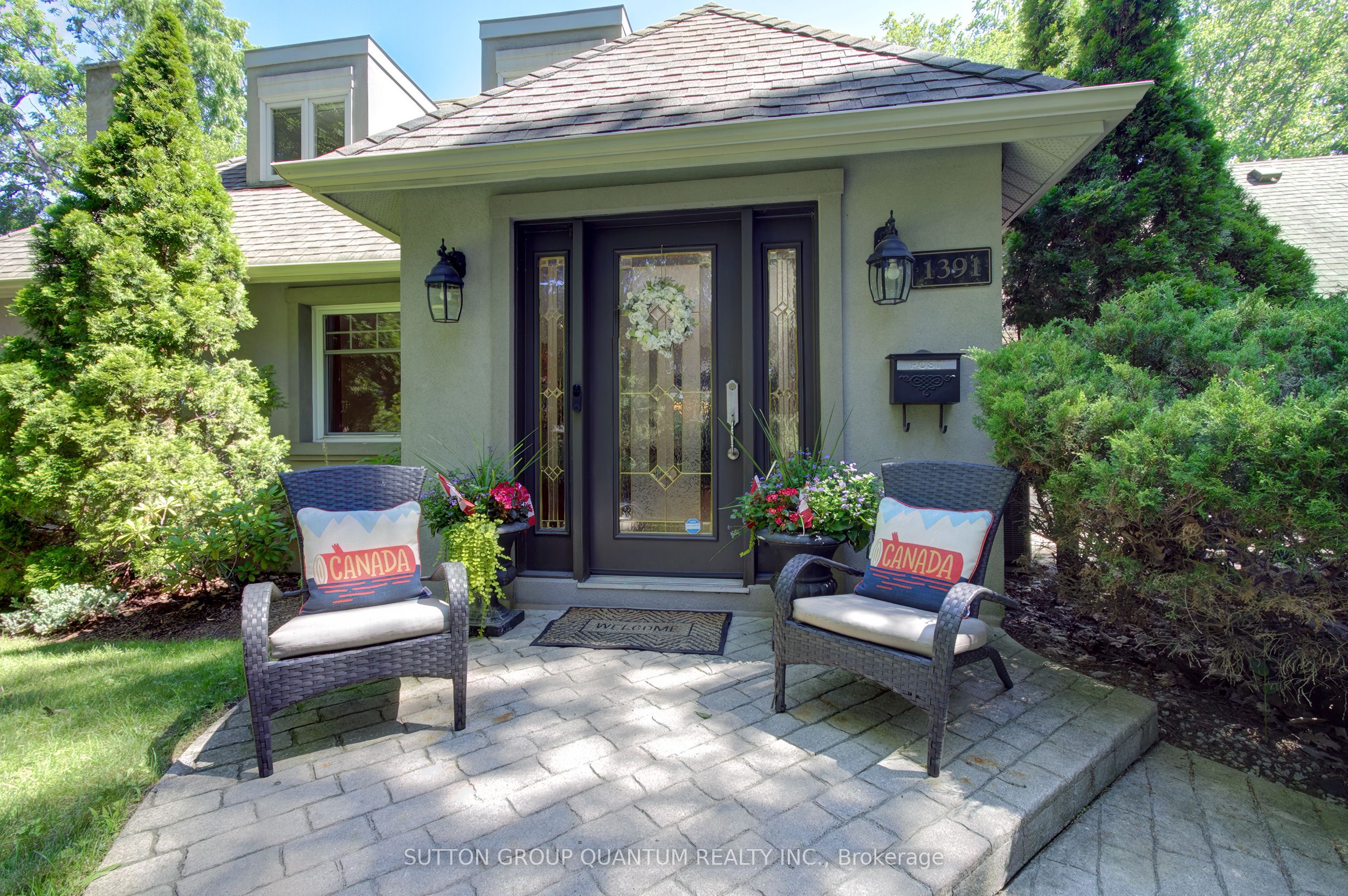 1391 Queen Victoria Avenue, Mississauga, ON L5H 3H2 photo 4
