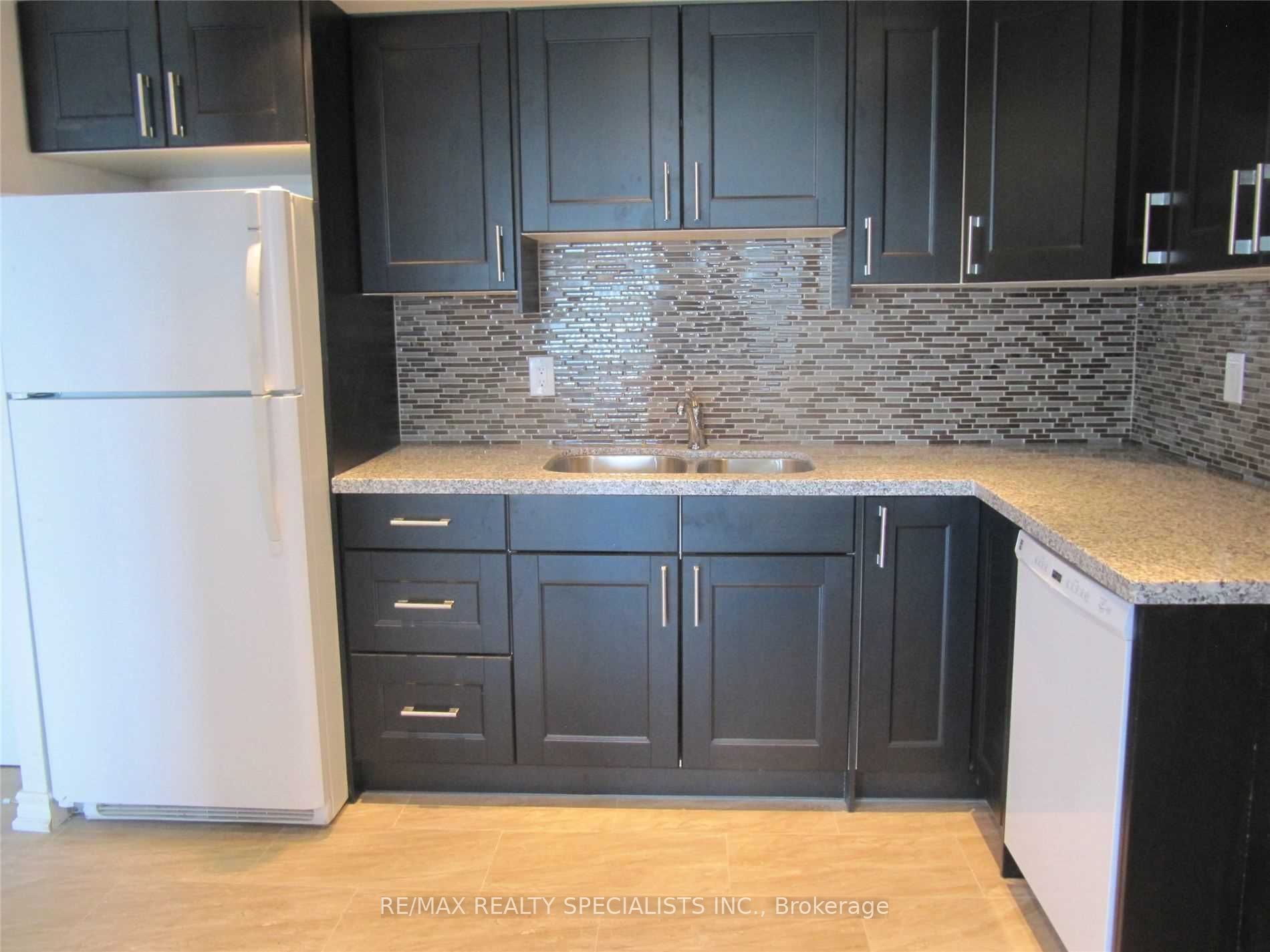 155 Hillcrest Avenue 1208, Mississauga, ON L5B 3Z2 photo 2