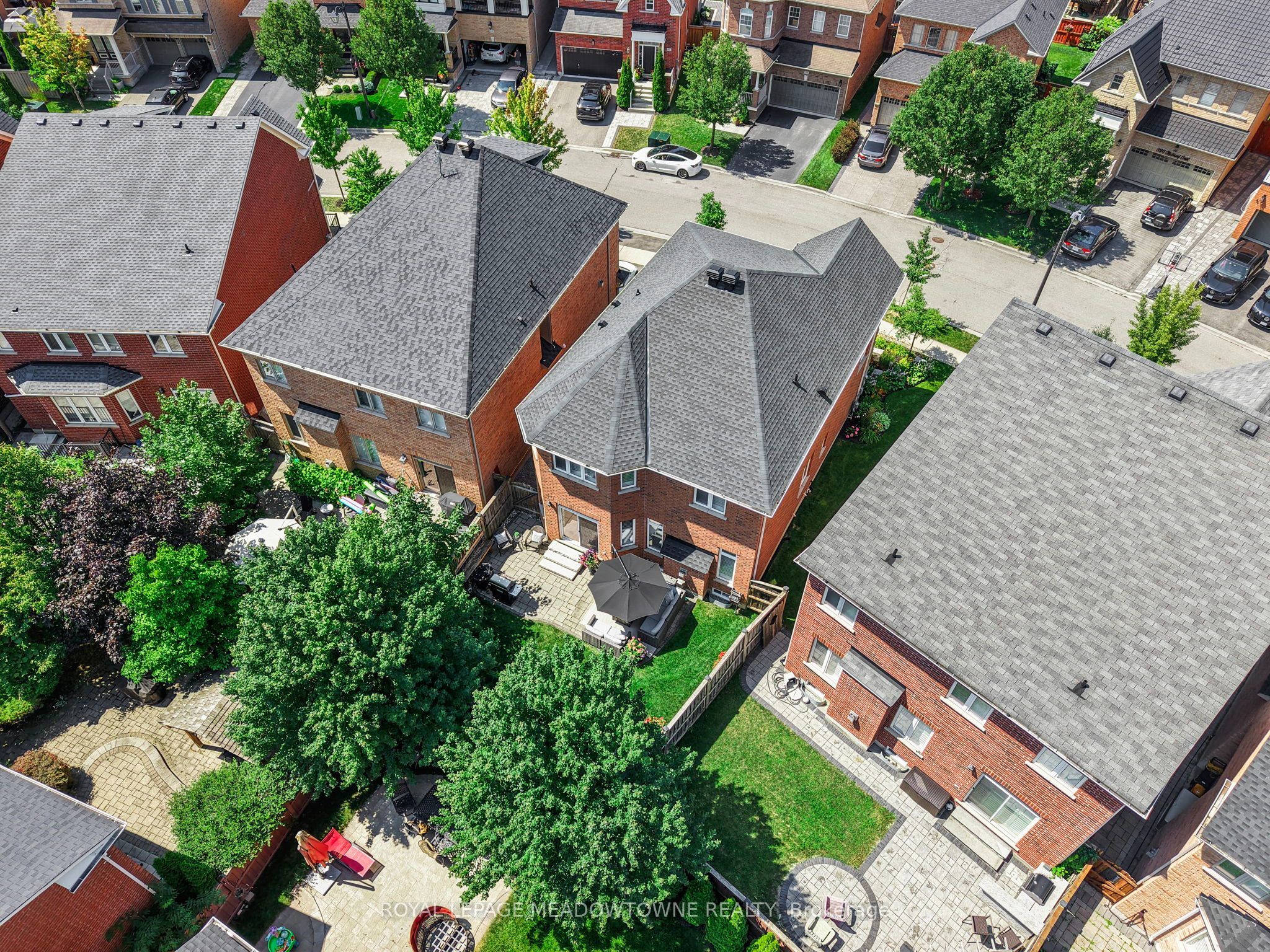 395 Malboeuf Court, Milton, ON L9T 7Y3