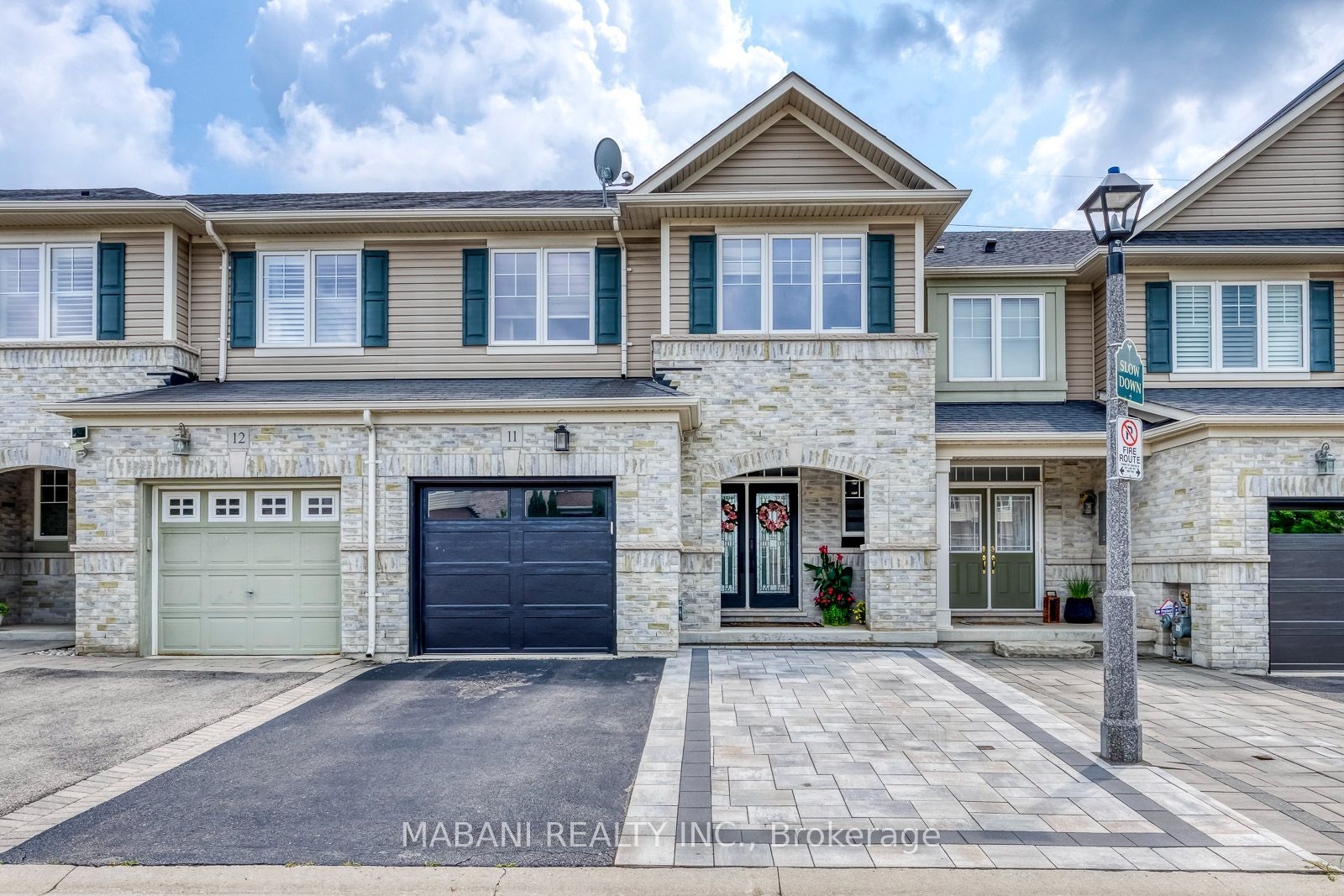 2019 Trawden Way 11, Oakville, ON L6M 0M3