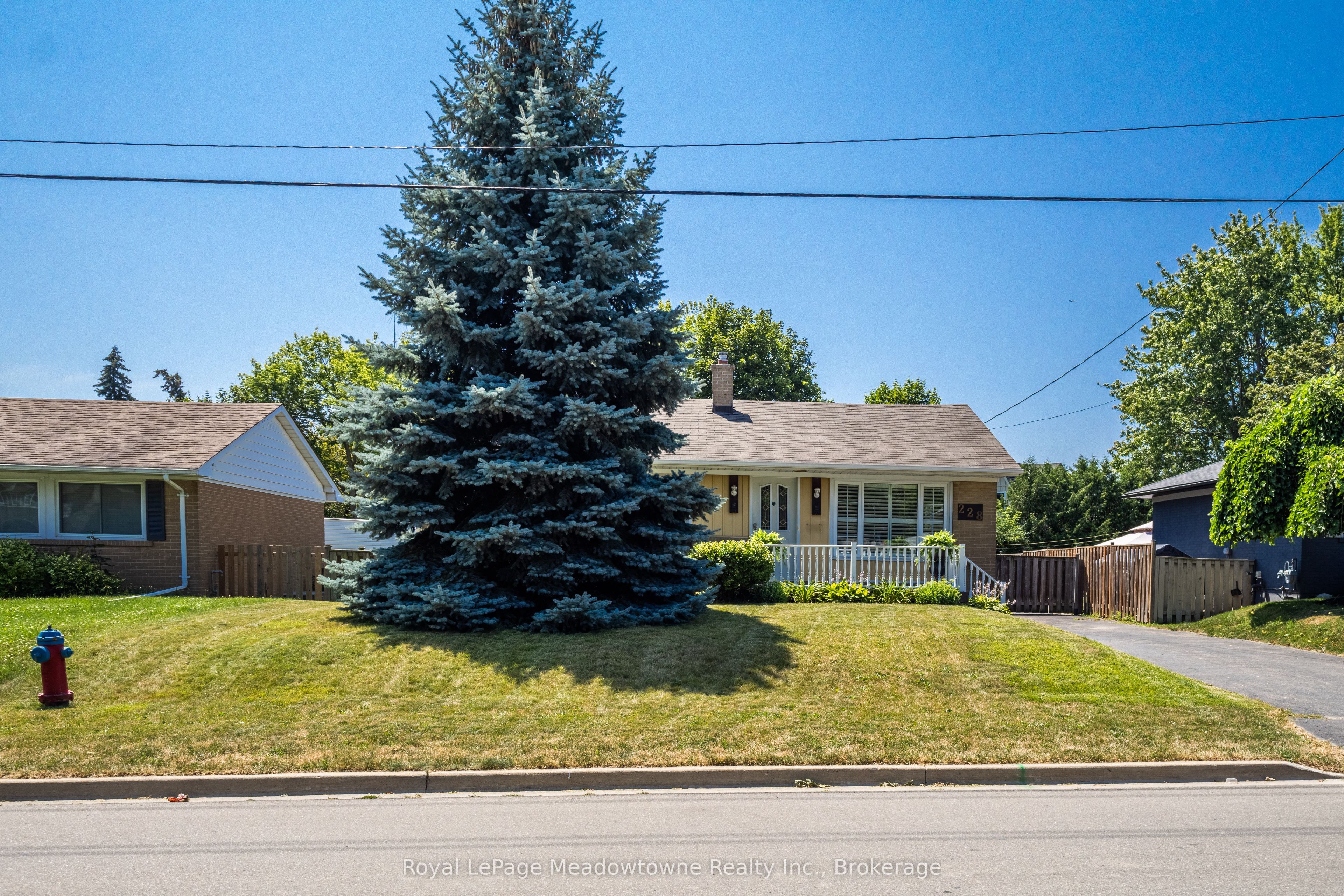 228 Bell Street, Milton, ON L9T 2A9 photo 2
