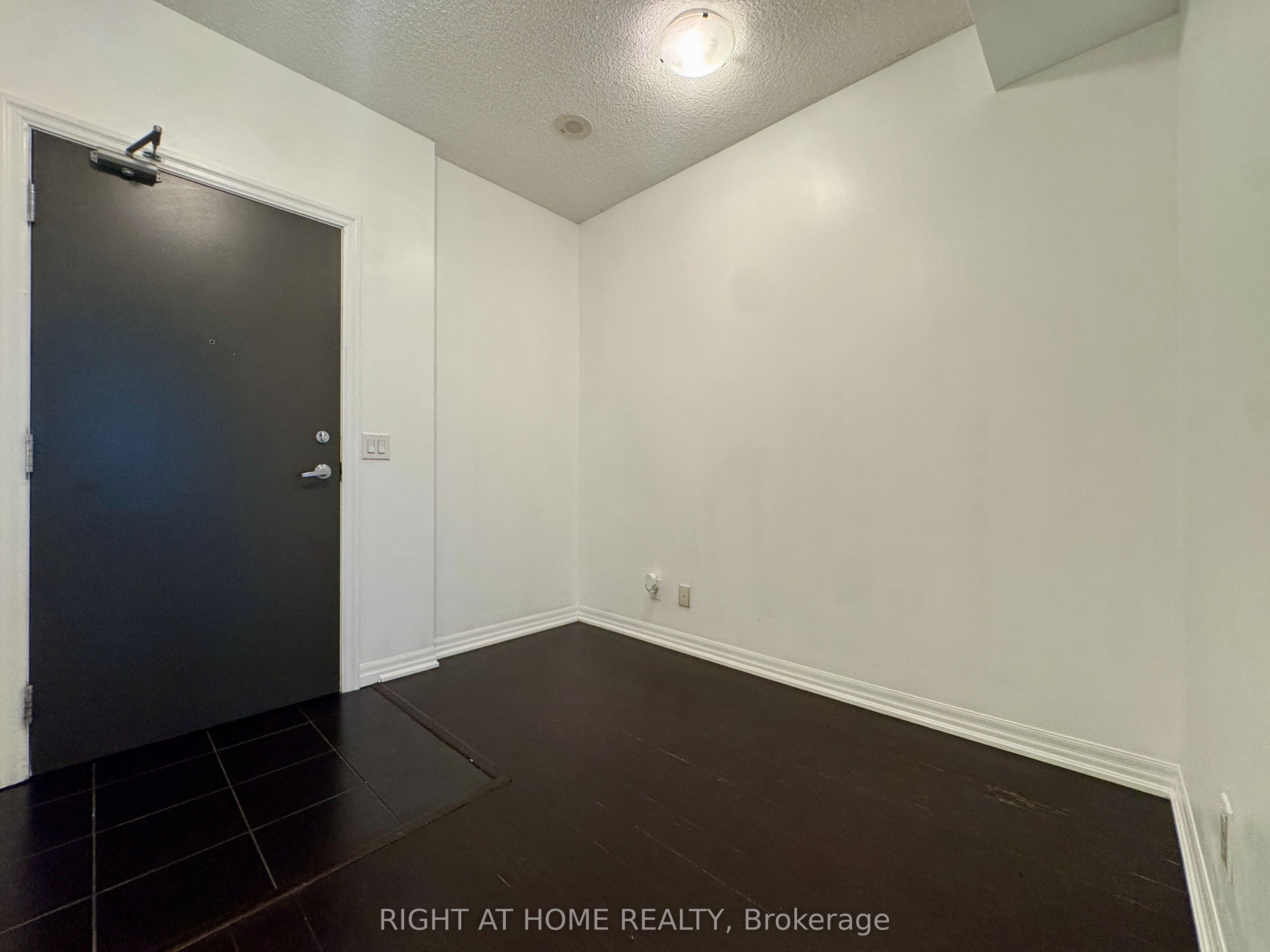 223 Webb Drive 1710, Mississauga, ON L5B 0E8 photo 2
