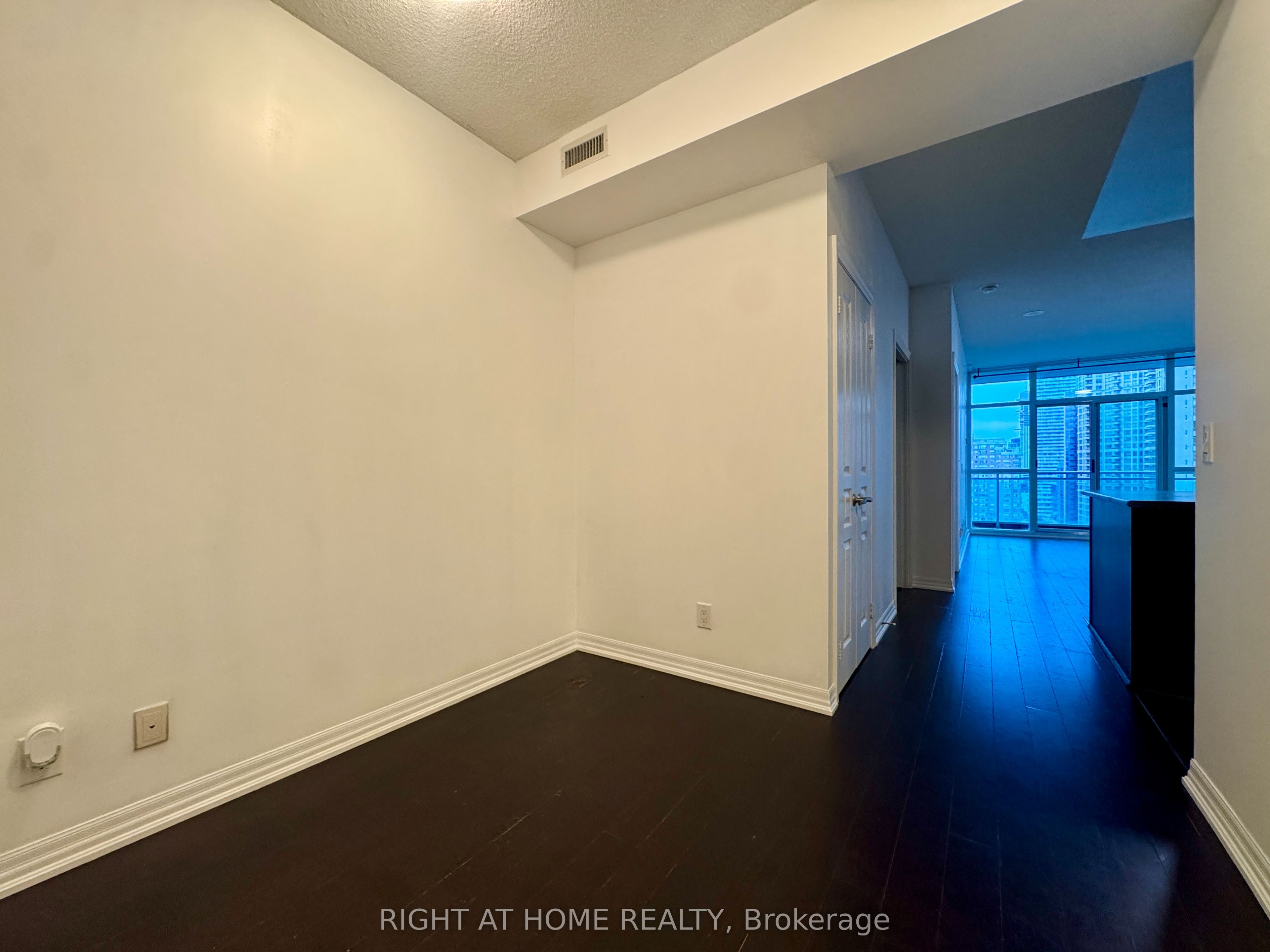 223 Webb Drive 1710, Mississauga, ON L5B 0E8 photo 4