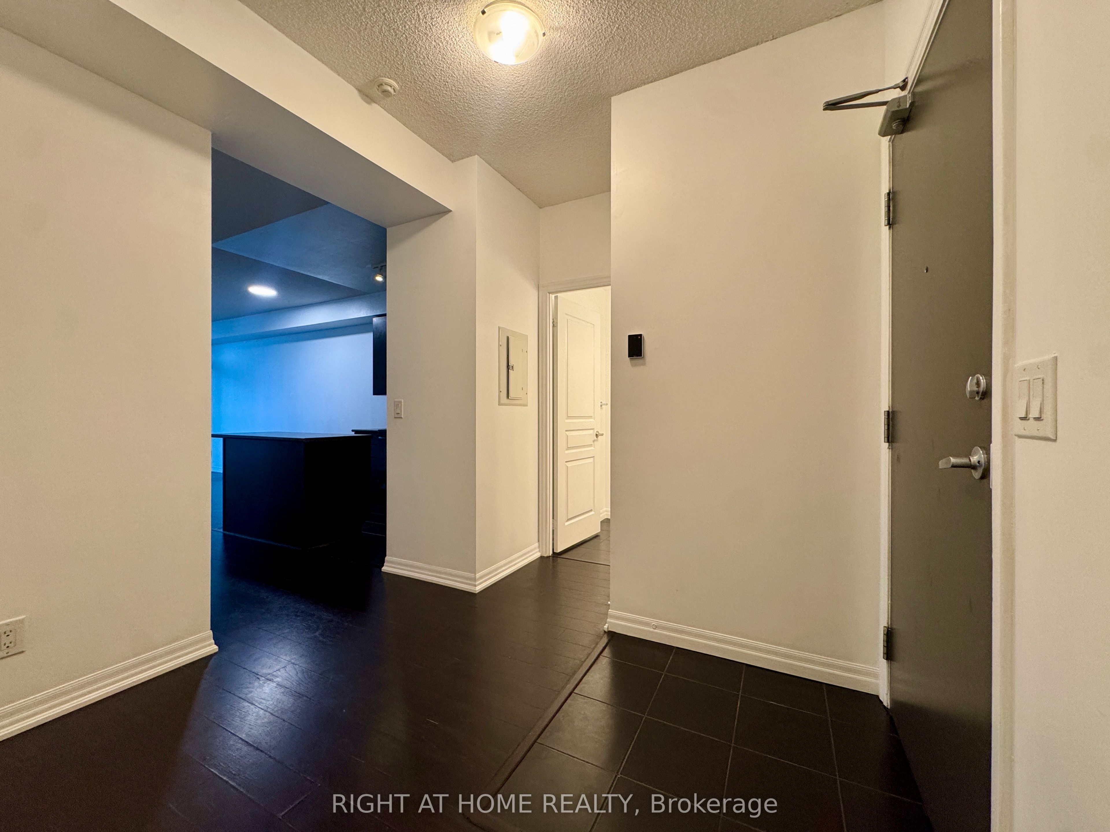 223 Webb Drive 1710, Mississauga, ON L5B 0E8 photo 5