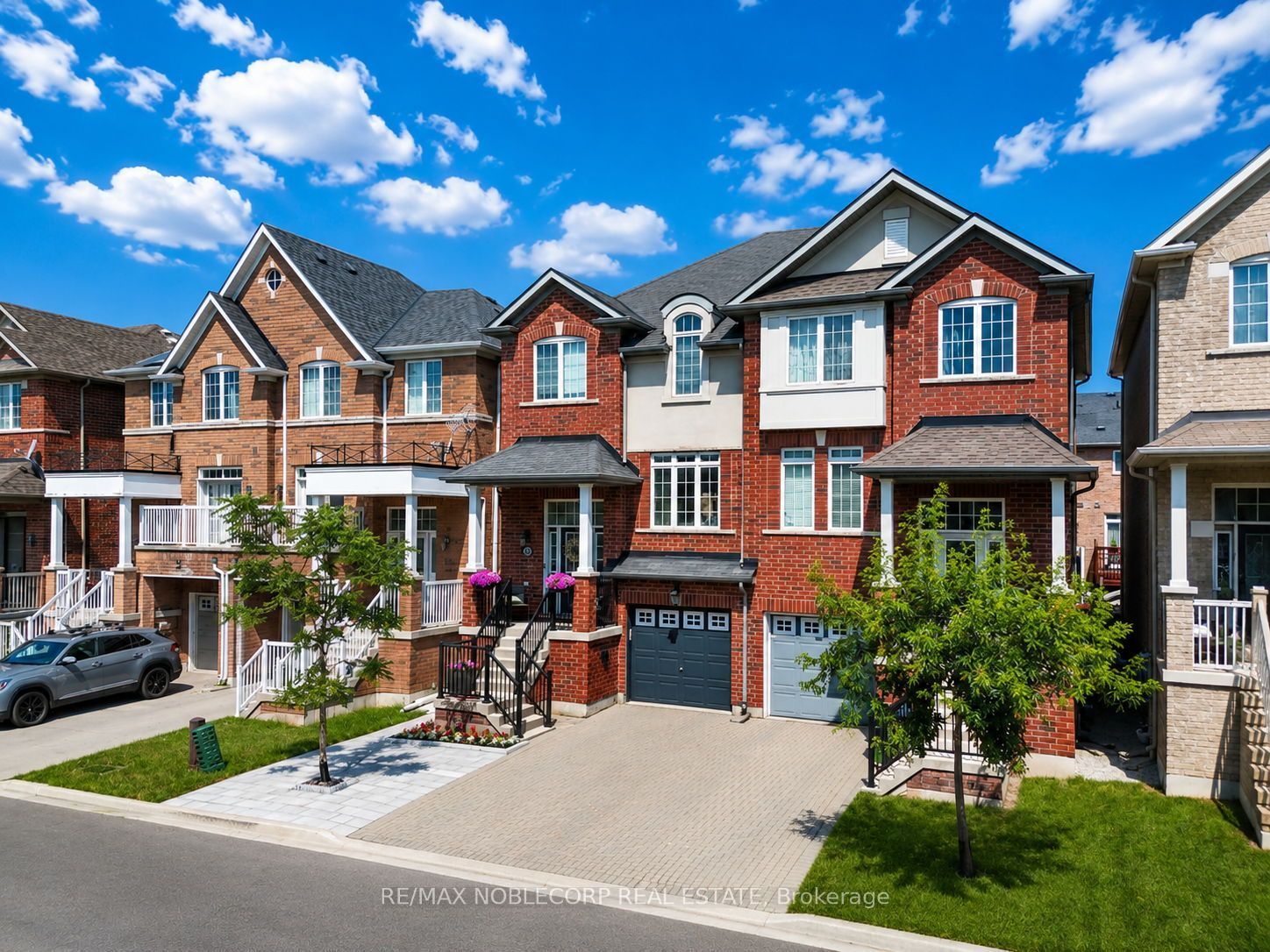44 Lou Pomanti Street, Toronto, ON M9M 0C2 photo 3