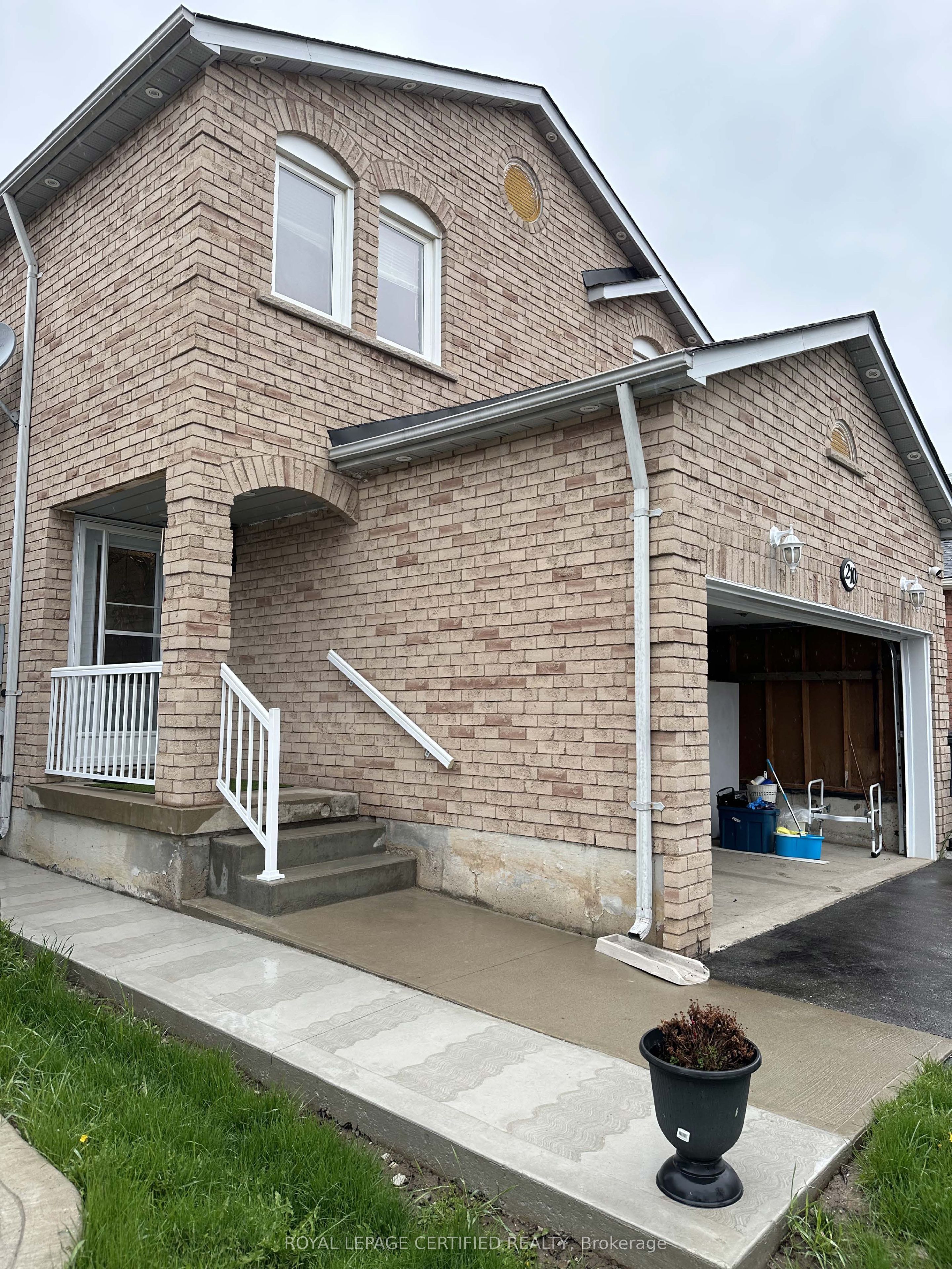 210 Ecclestone Drive Main, Brampton, ON L6X 3R1 photo 4