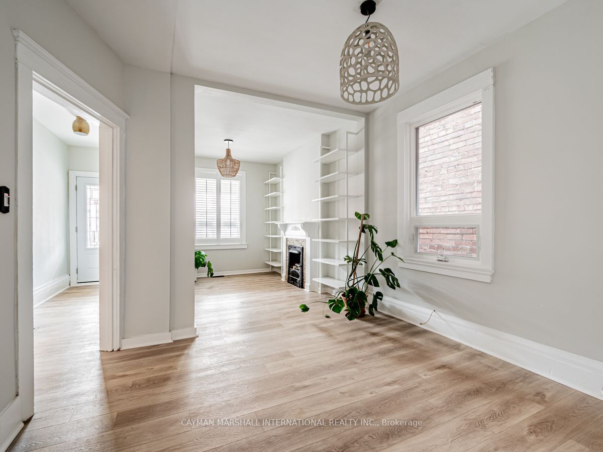 47 Burnfield Avenue, Toronto, ON M6G 1Y4 photo 4