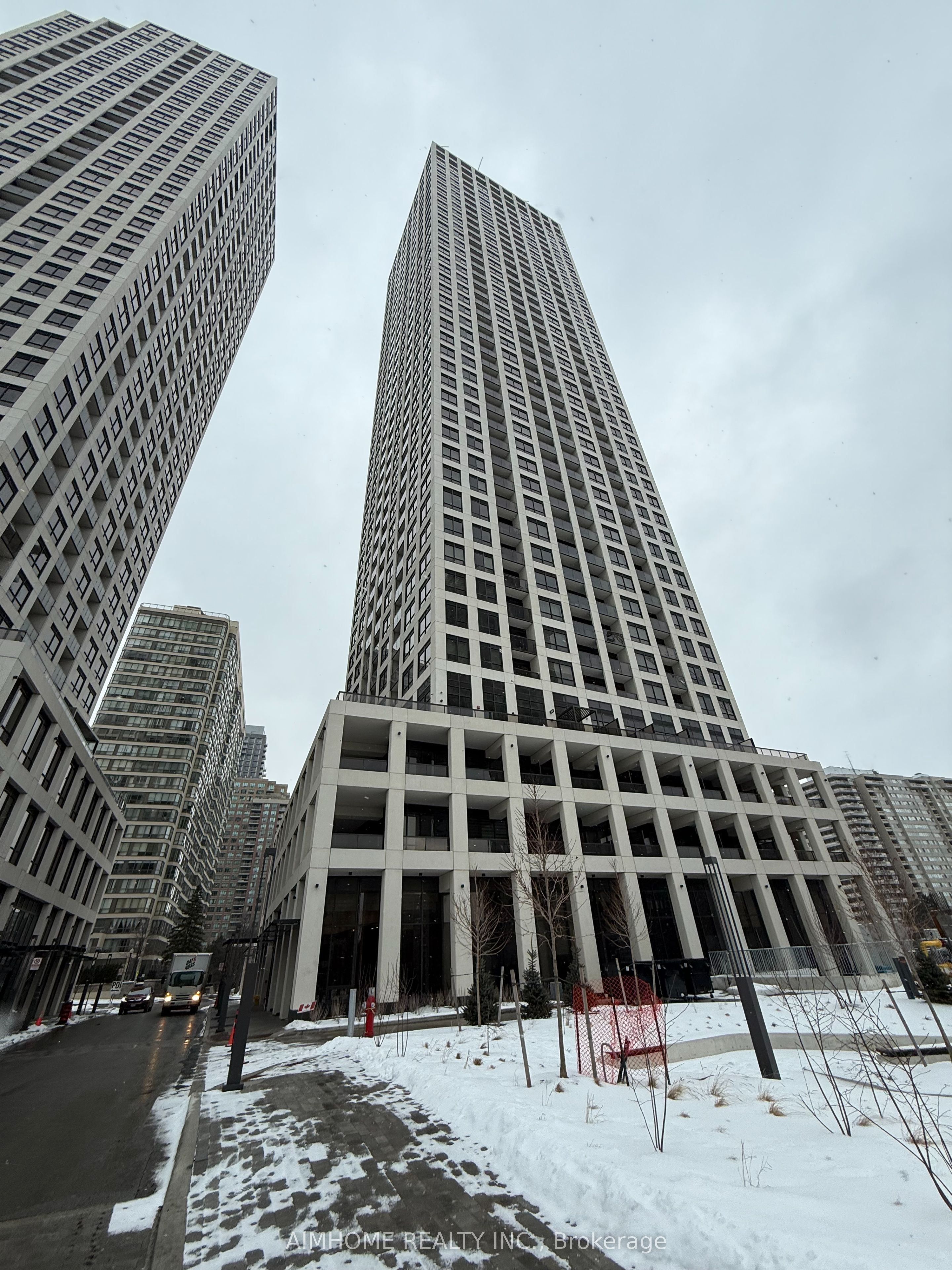 30 Elm Drive W 2507, Mississauga, ON L5B 0N6