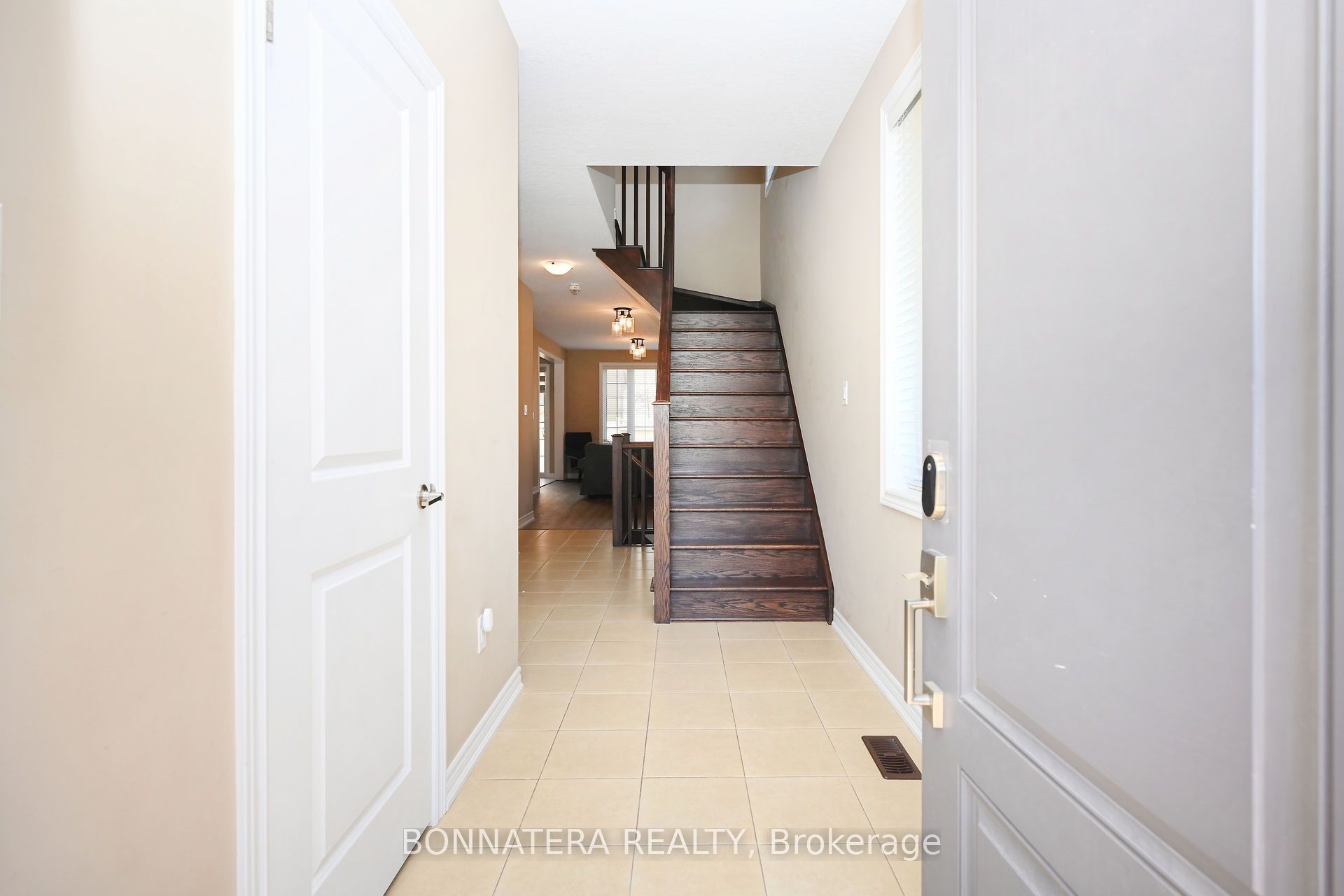 387 Wheat Boom Drive, Oakville, ON L6H 7C2 photo 5