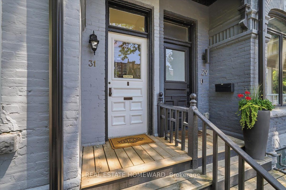 31 Sorauren Avenue, Toronto, ON M6R 2C8 photo 3