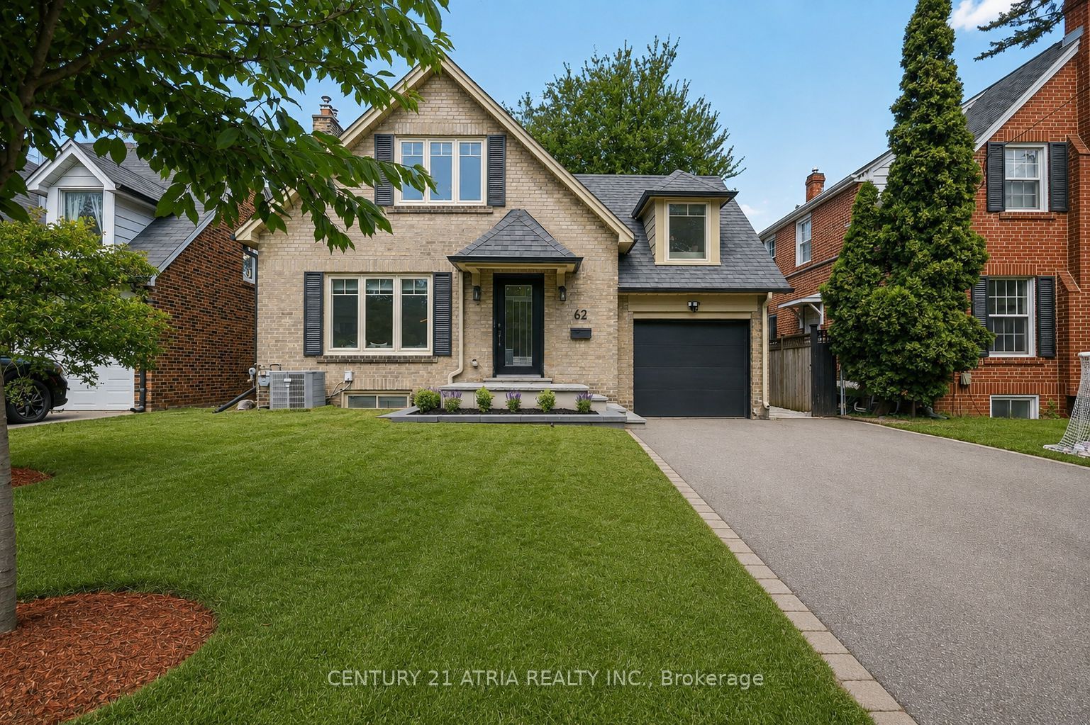62 Lynngrove Avenue, Toronto, ON M8X 1M9