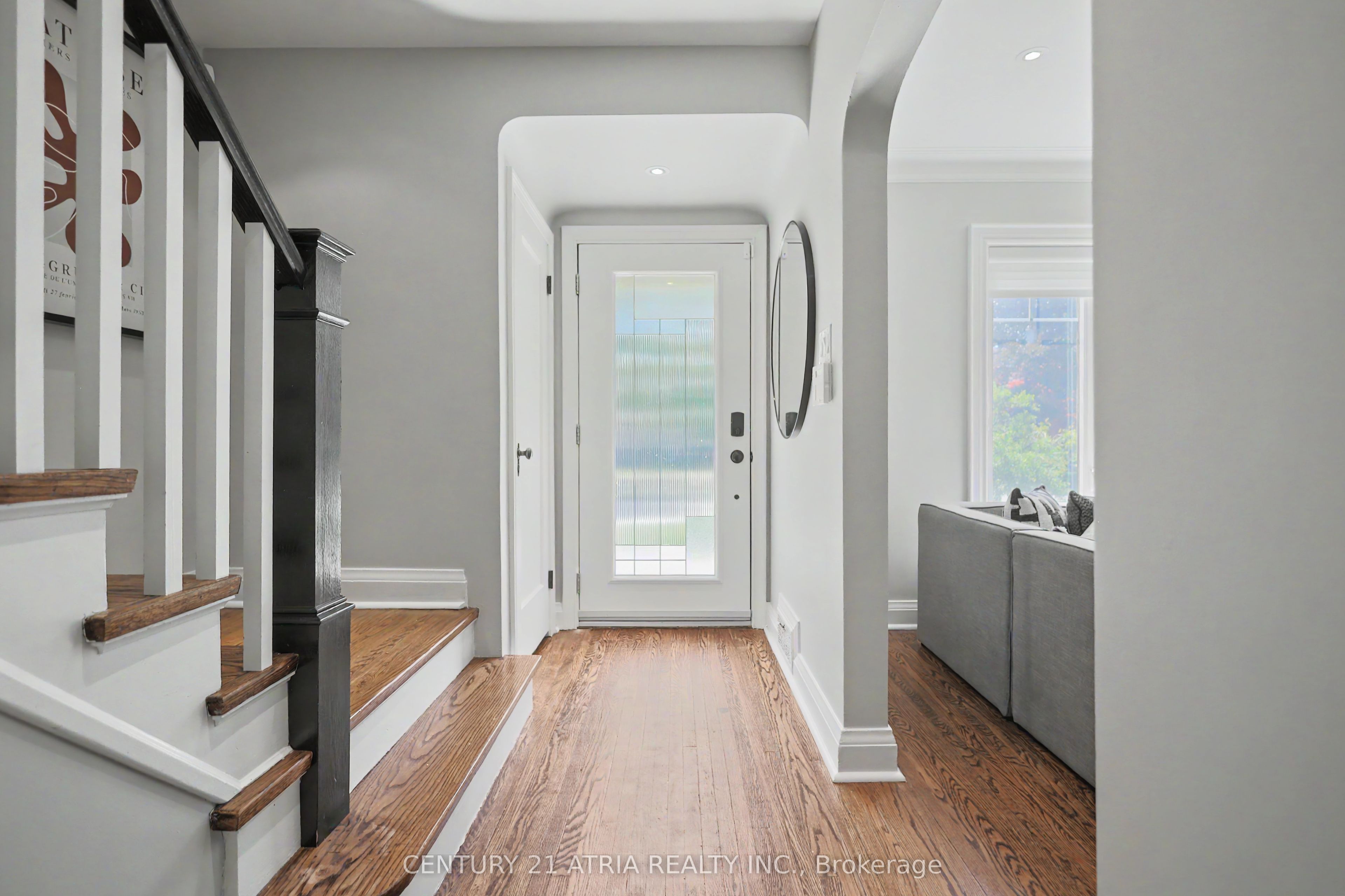 62 Lynngrove Avenue, Toronto, ON M8X 1M9 photo 2