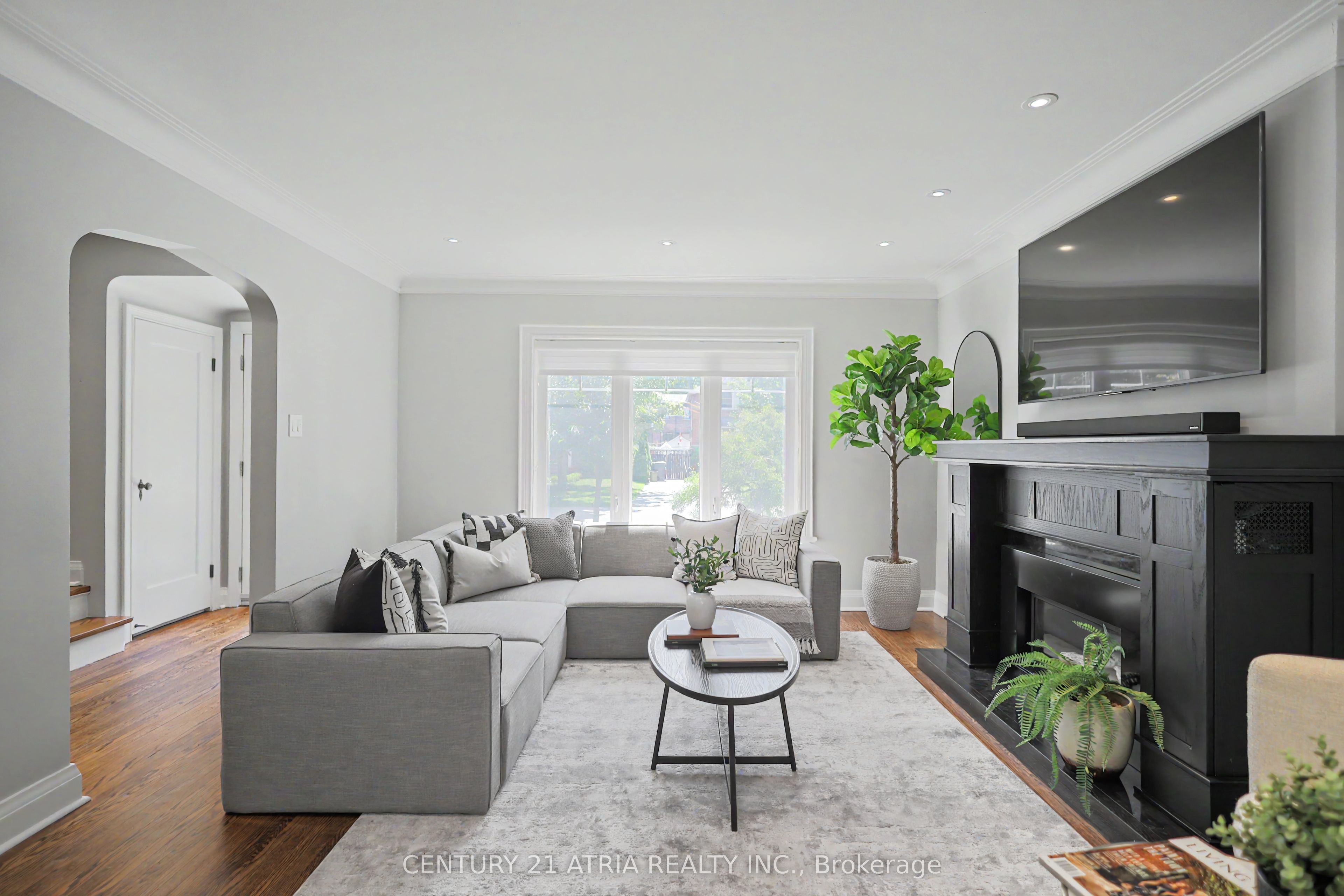 62 Lynngrove Avenue, Toronto, ON M8X 1M9 photo 4