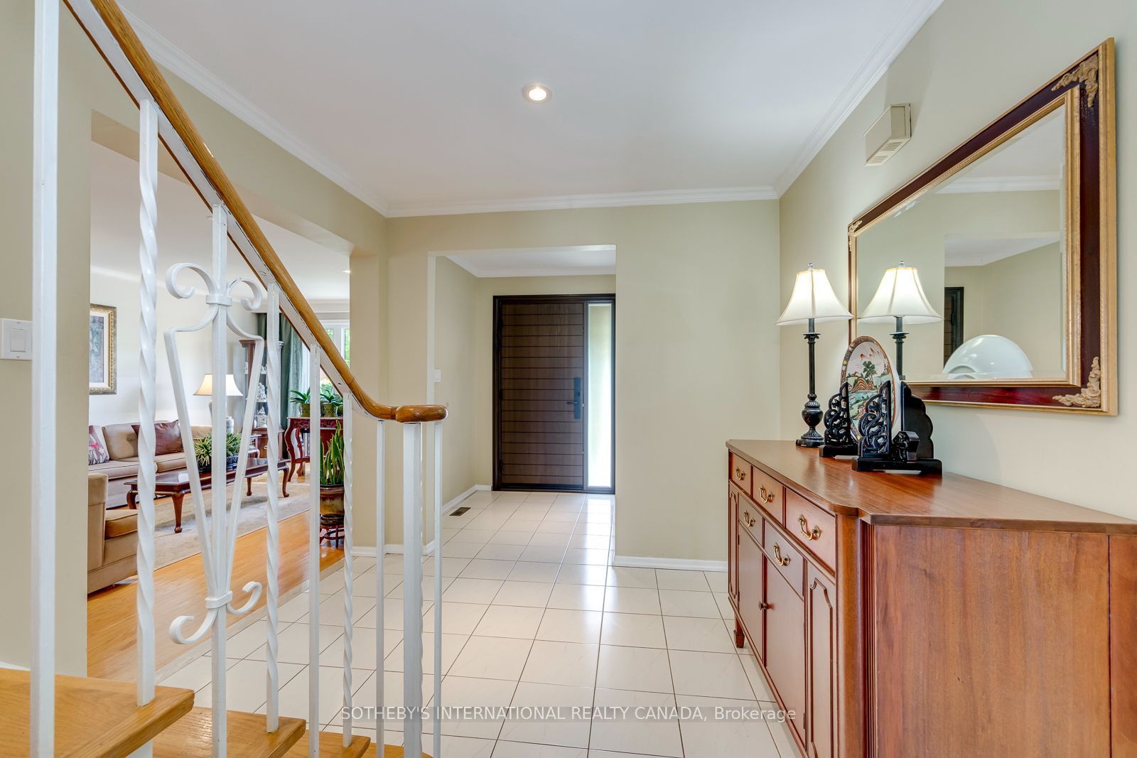 2318 Malden Court, Mississauga, ON L5K 1W5 photo 4