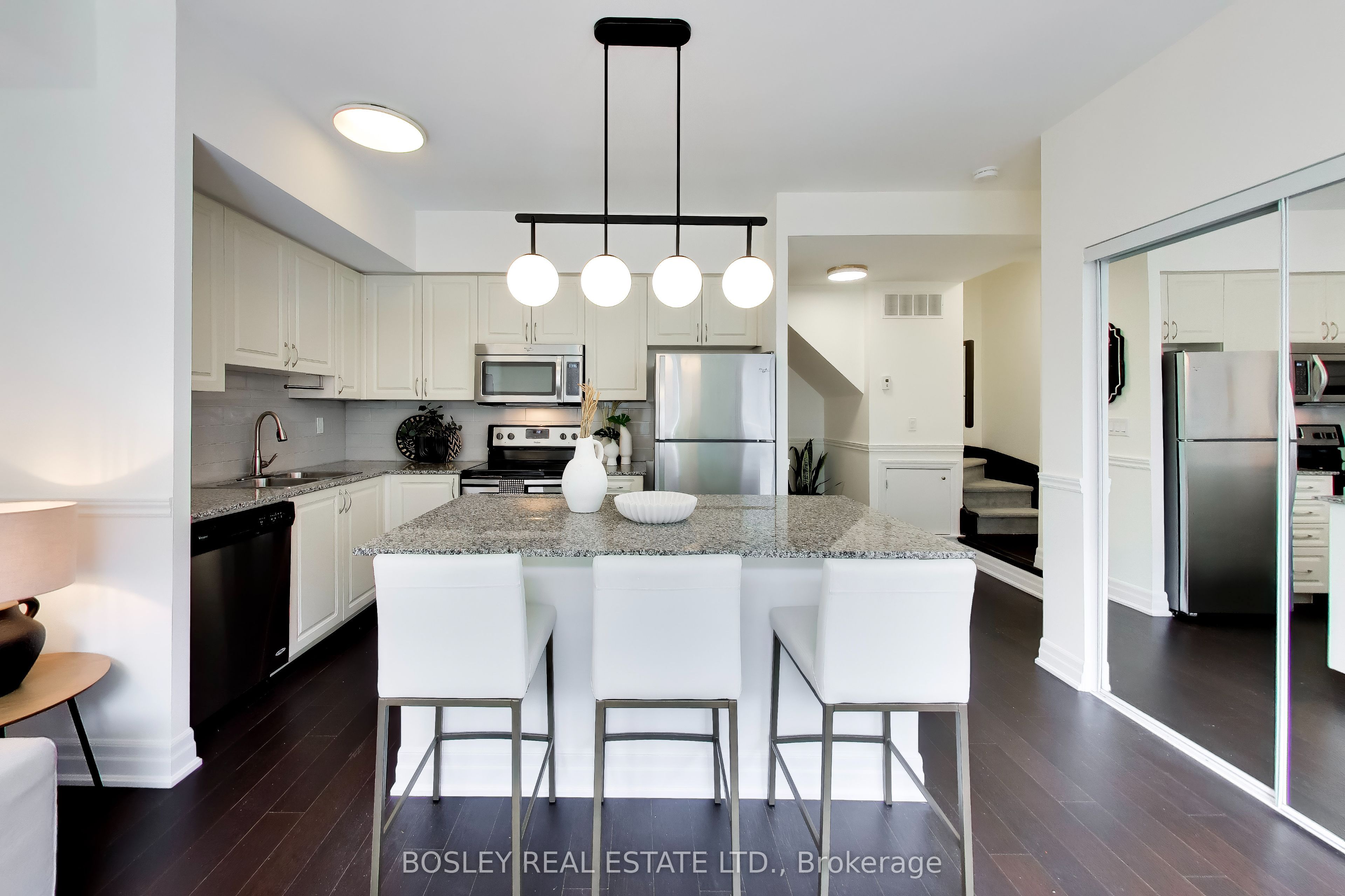57 Macaulay Avenue 803, Toronto, ON M6P 3P5 photo 3