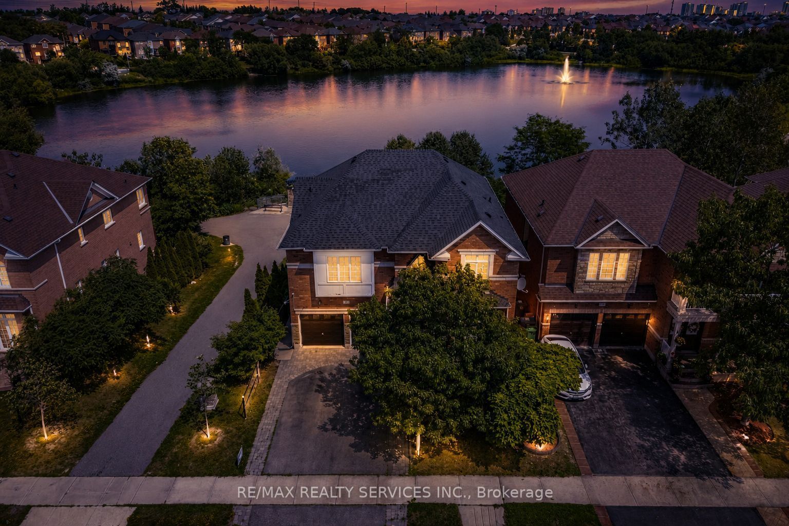 35 Stoneylake Avenue, Brampton, ON L6V 4R1 photo 2