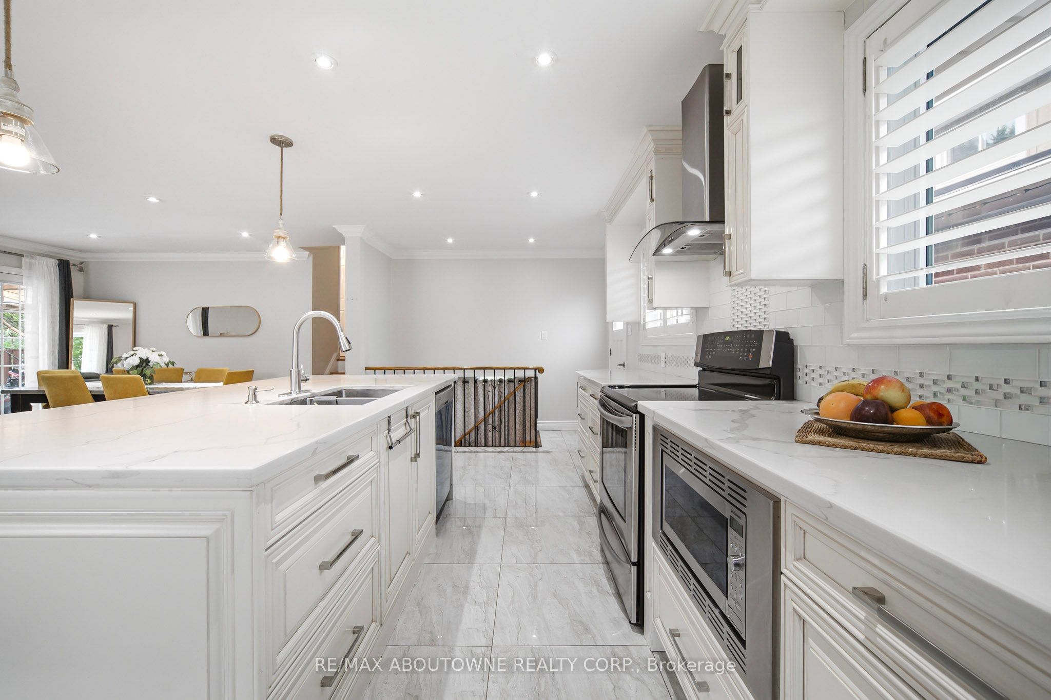 6346 Neuchatel Road, Mississauga, ON L5N 2J8 photo 4
