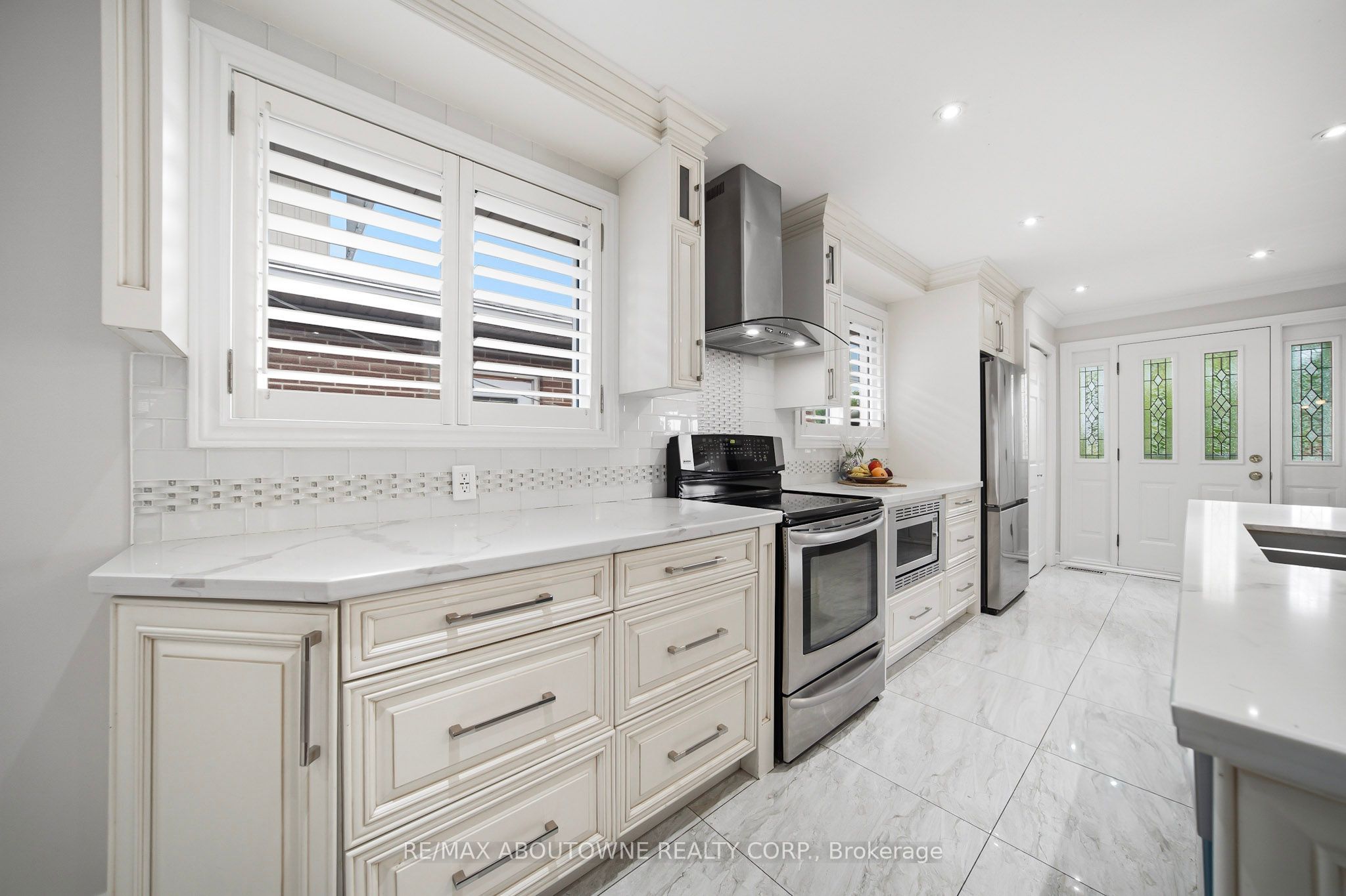 6346 Neuchatel Road, Mississauga, ON L5N 2J8 photo 5