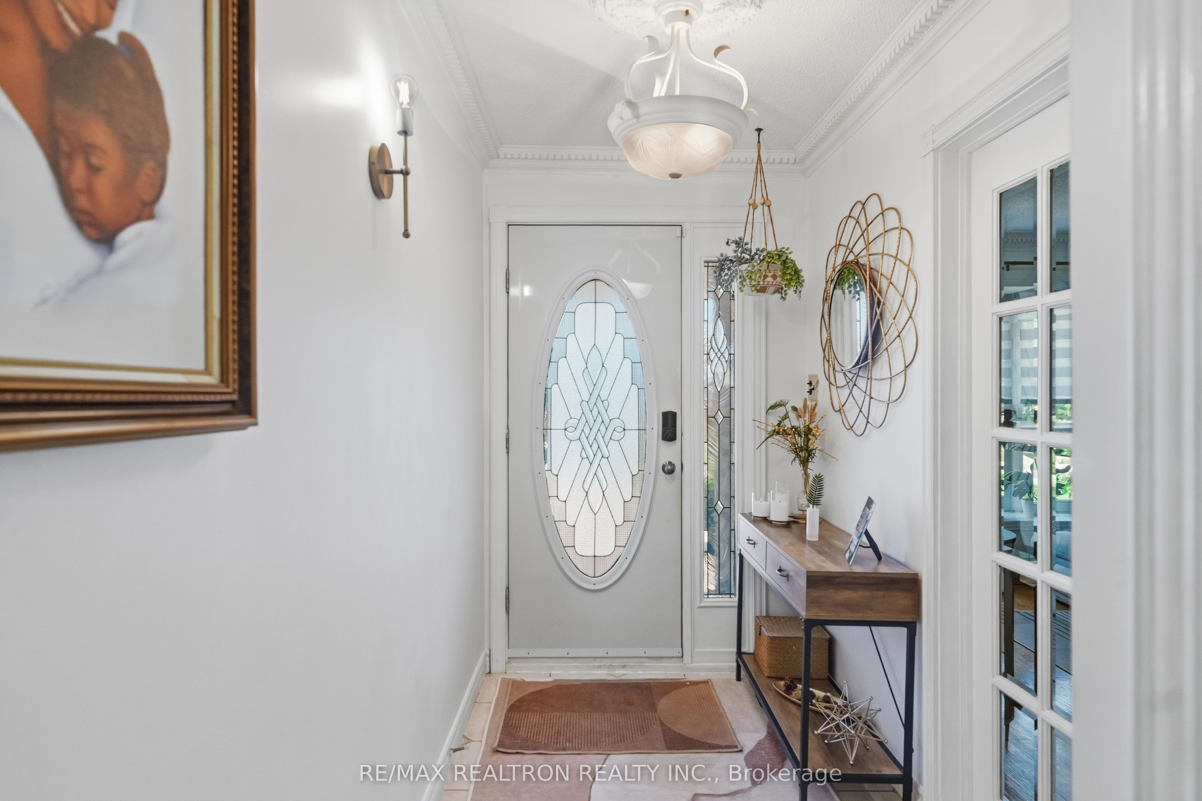 62 Wilton Drive, Brampton, ON L6W 3A1 photo 2