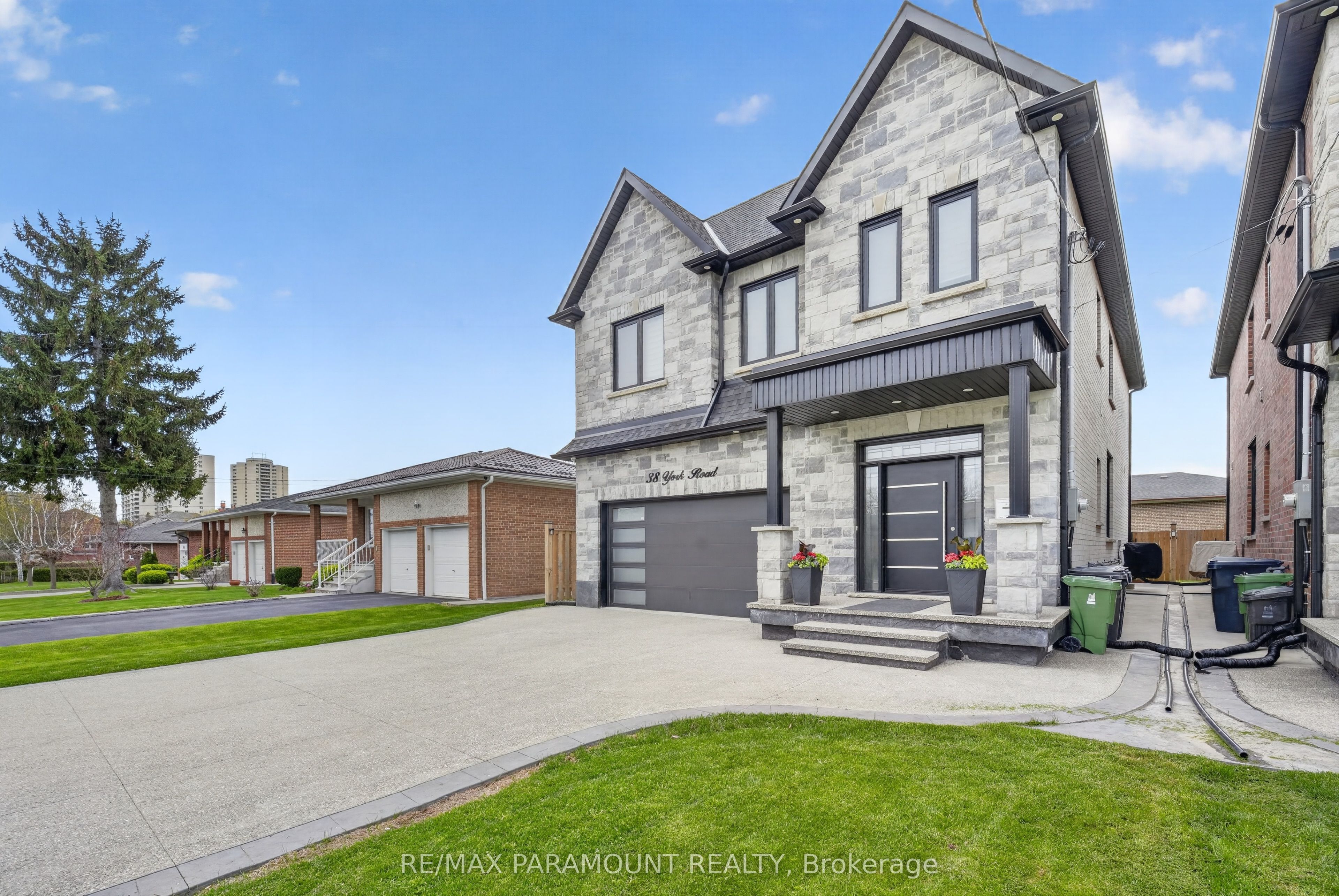 38 York Road, Toronto, ON M9R 3E4 photo 2