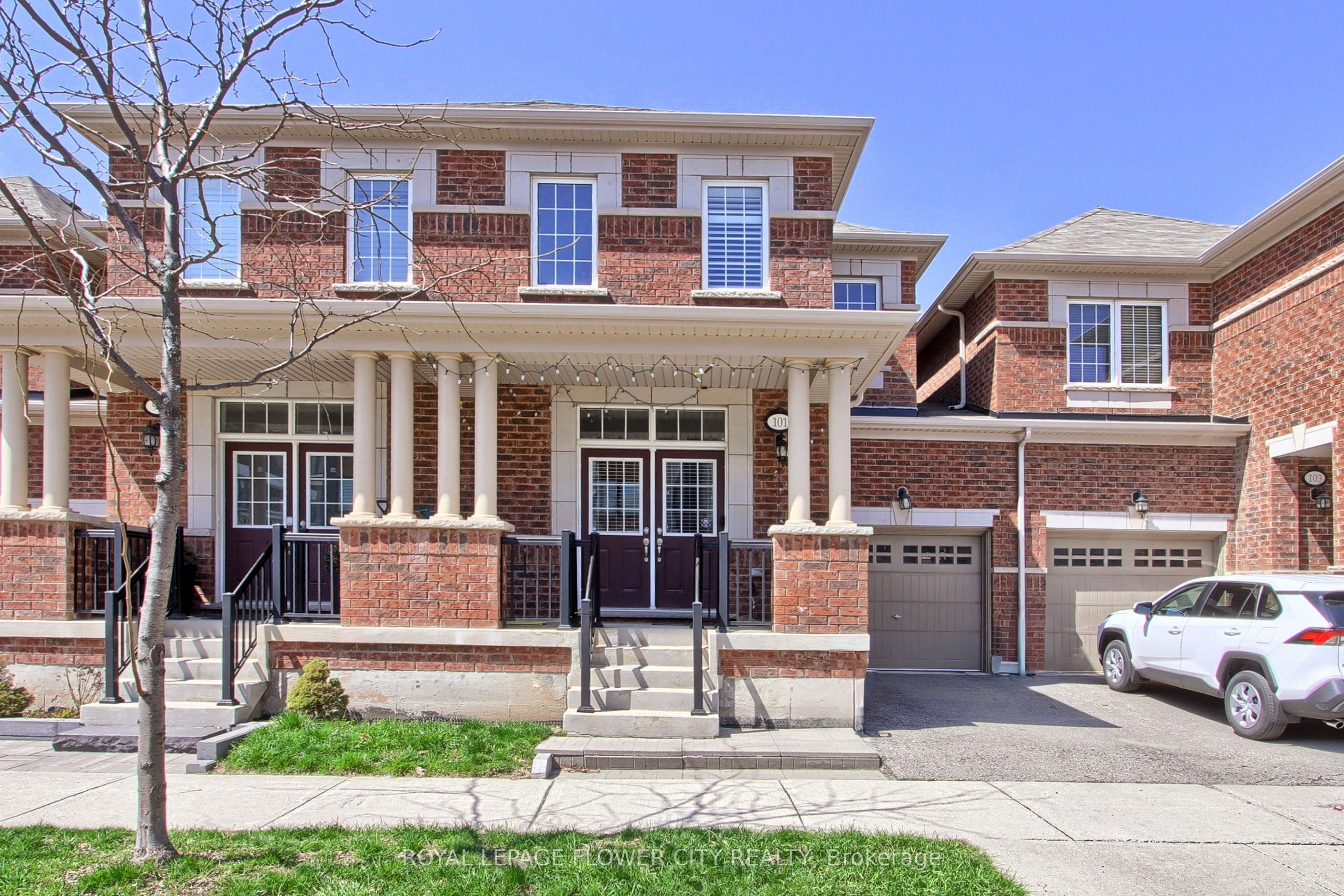 101 Huguenot Road, Oakville, ON L6H 0M3