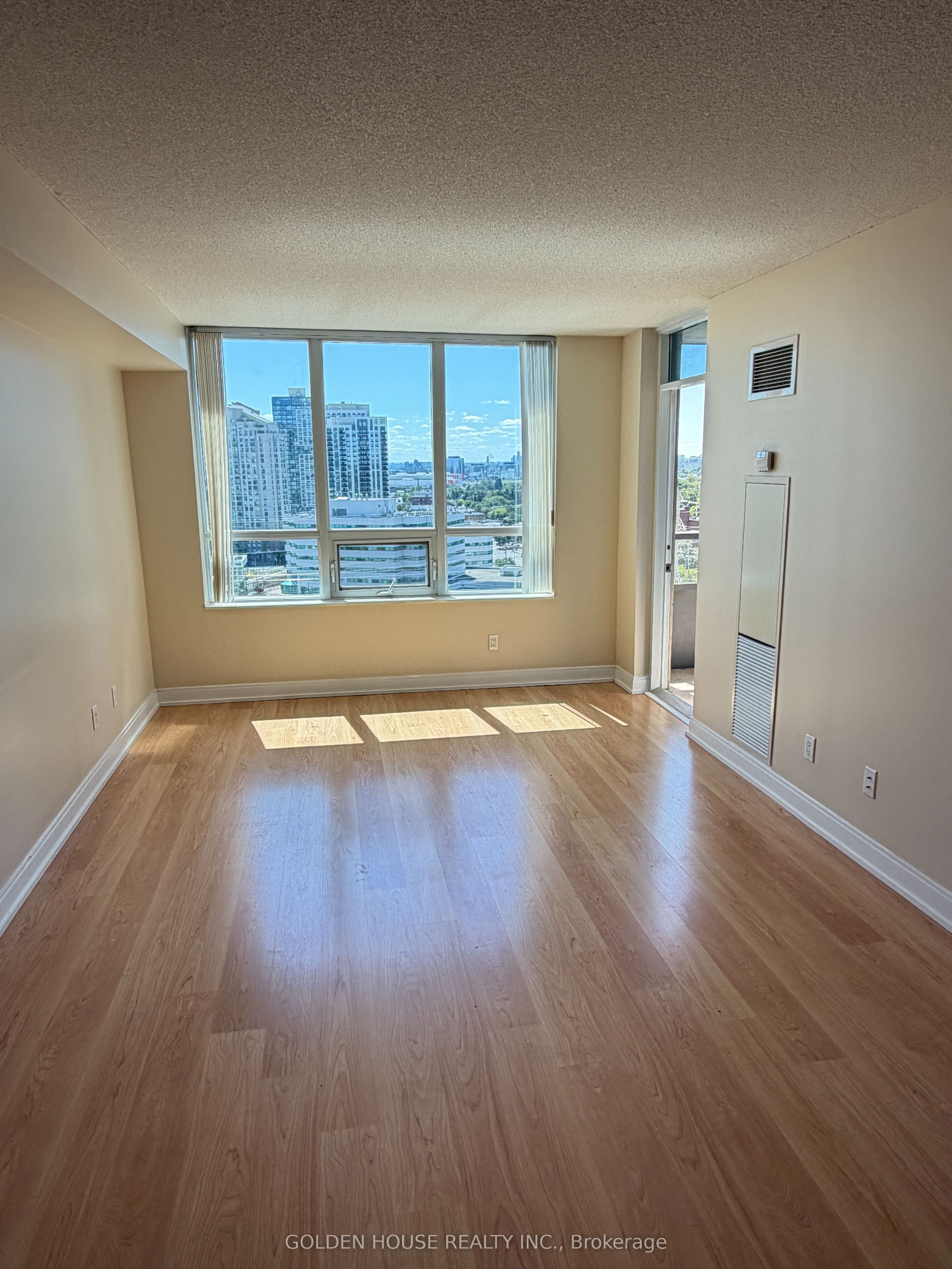 35 Viking Lane 1838, Toronto, ON M9B 0A2 photo 5