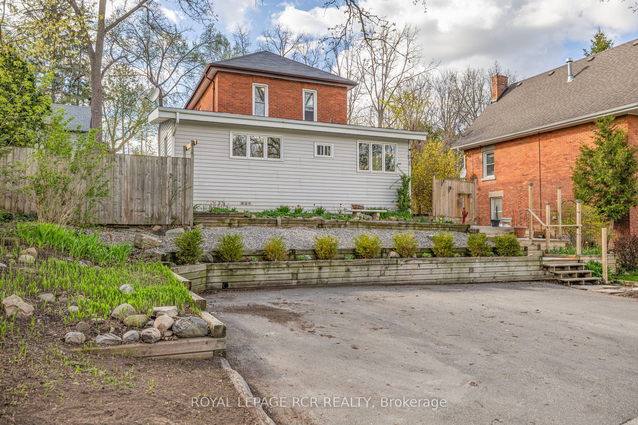 91 King Street W, Caledon, ON L7E 1A2