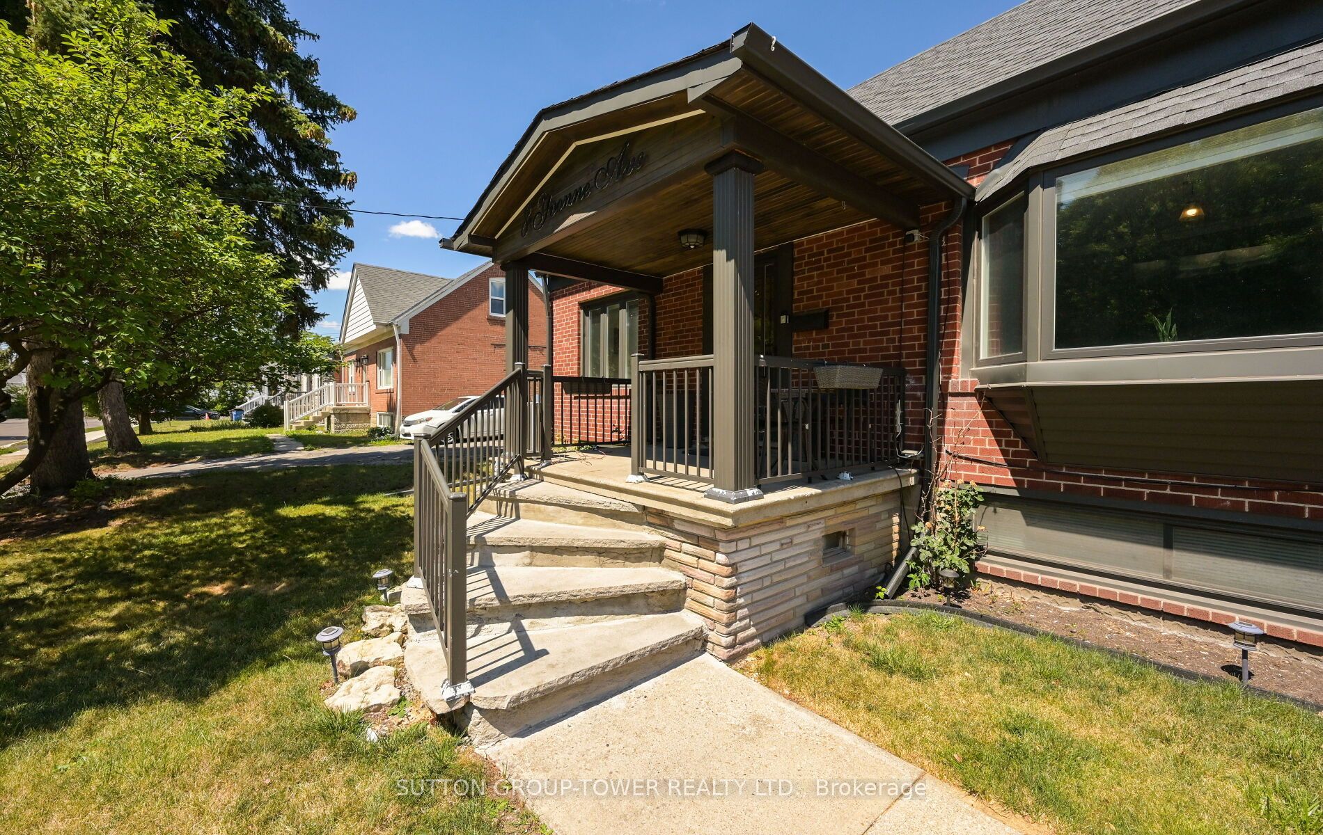 8 Yvonne Avenue N, Toronto, ON M3L 1C7 photo 3