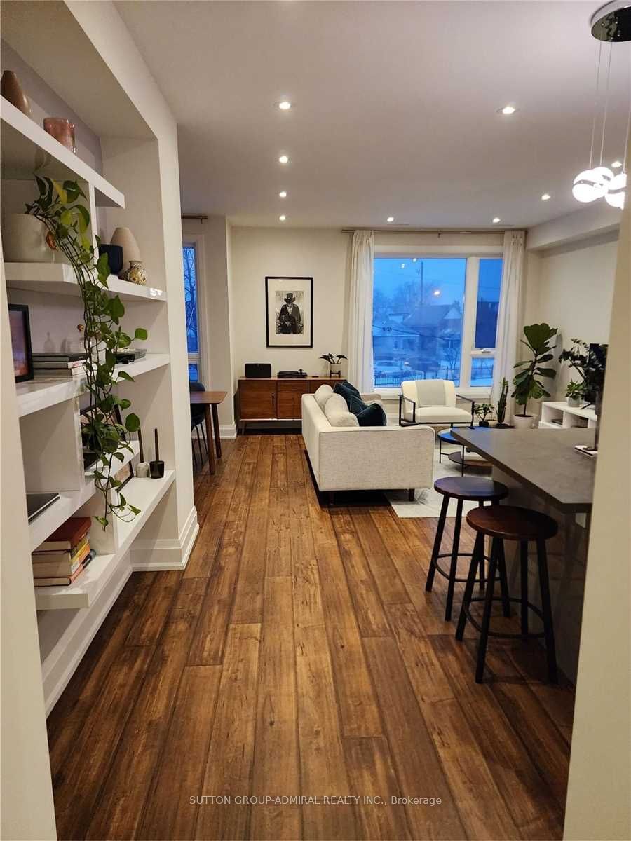 15 Ennerdale Road 201, Toronto, ON M6E 4C2 photo 5