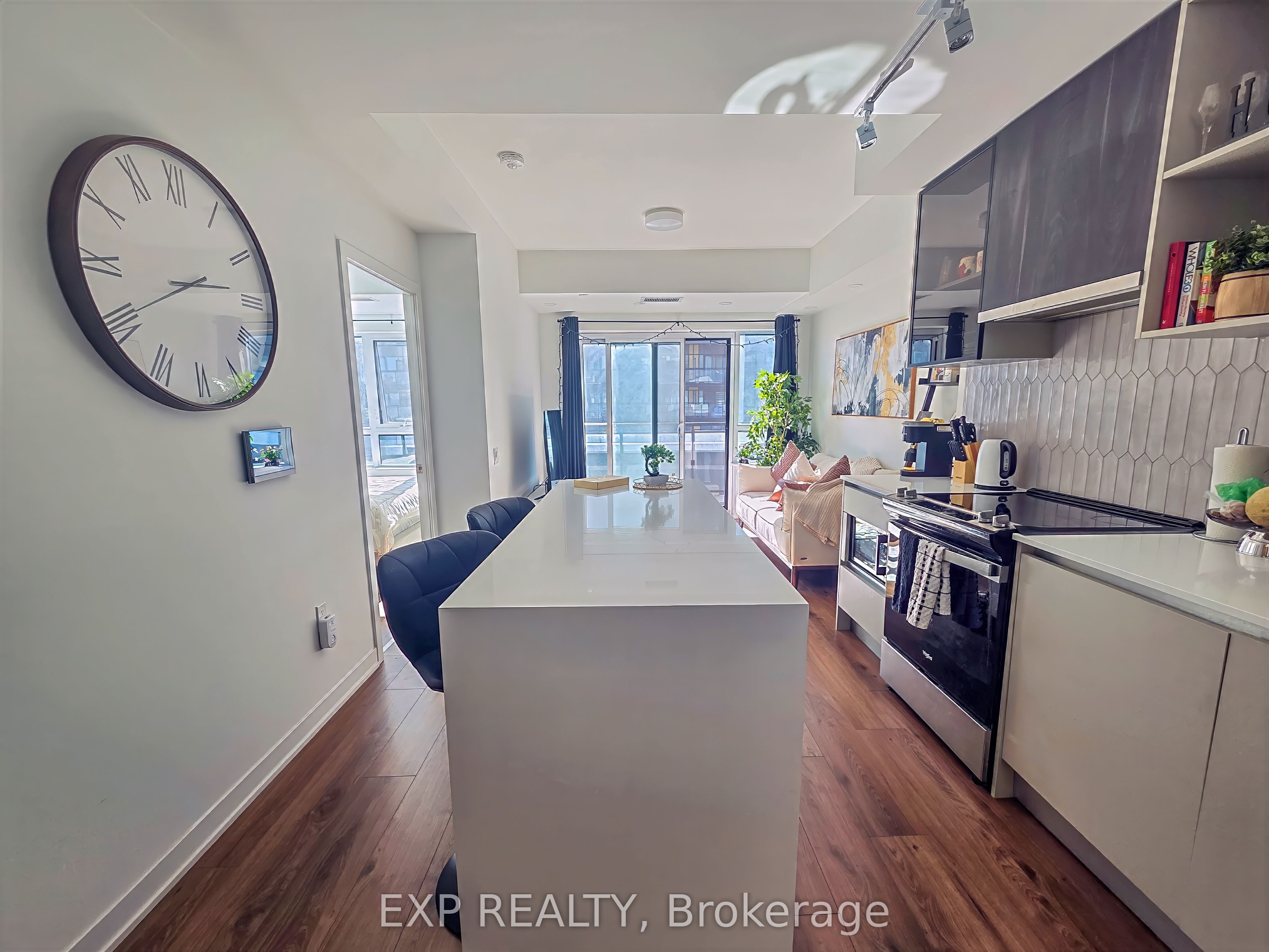 395 Dundas Street W 419, Oakville, ON L6M 5R8 photo 3