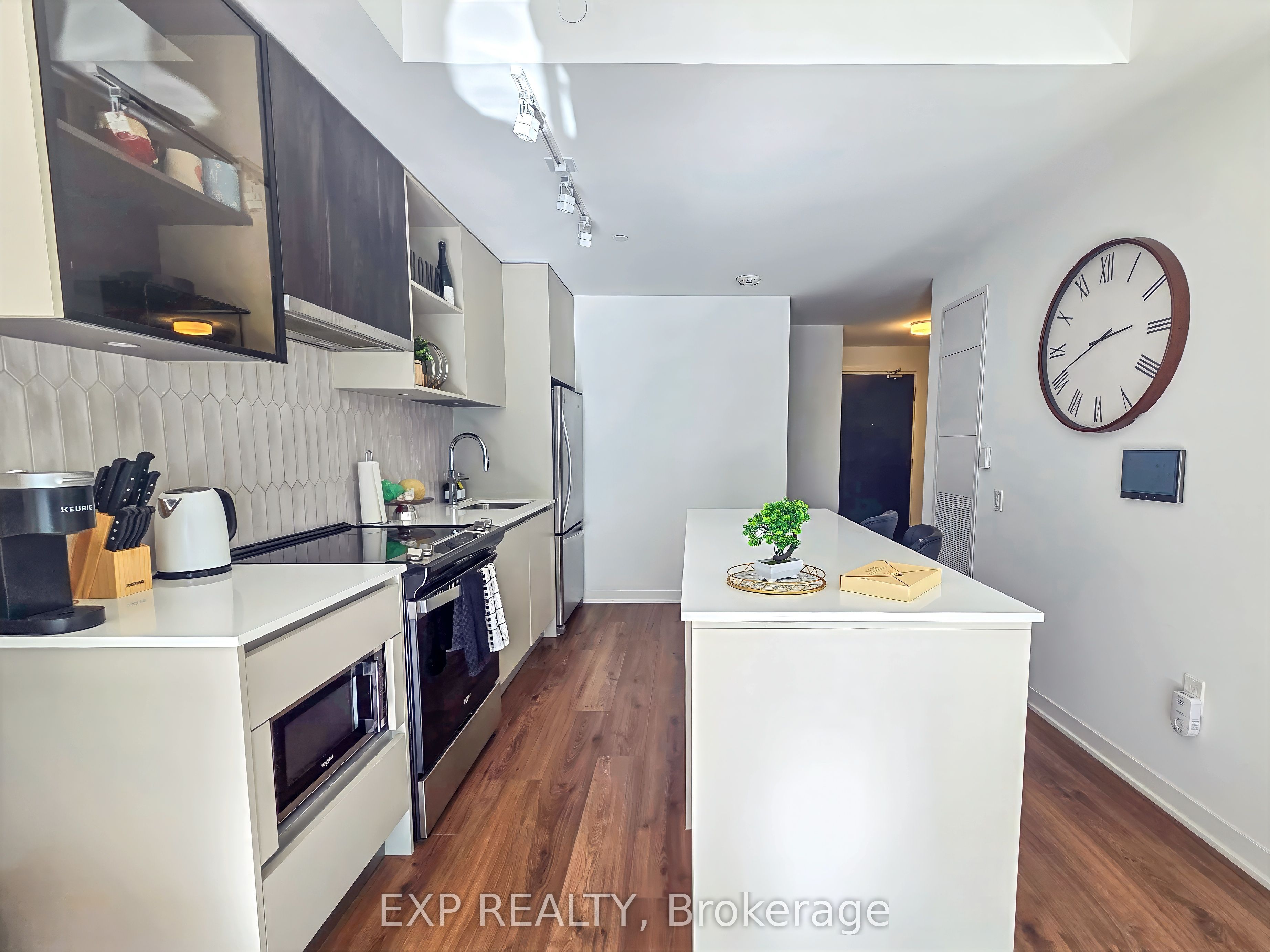 395 Dundas Street W 419, Oakville, ON L6M 5R8 photo 4