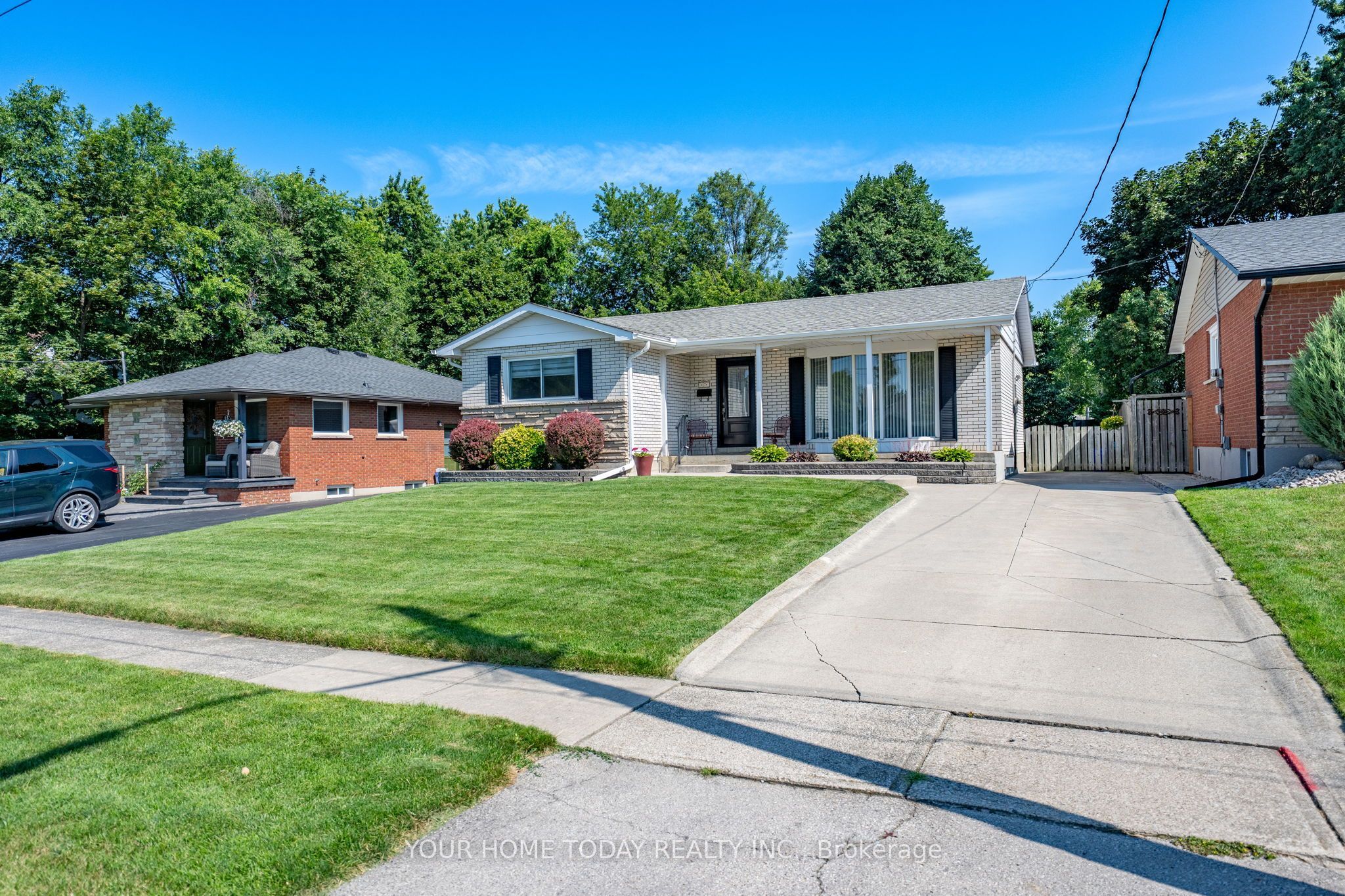 17 Carole Street, Halton Hills, ON L7G 5B4 photo 2