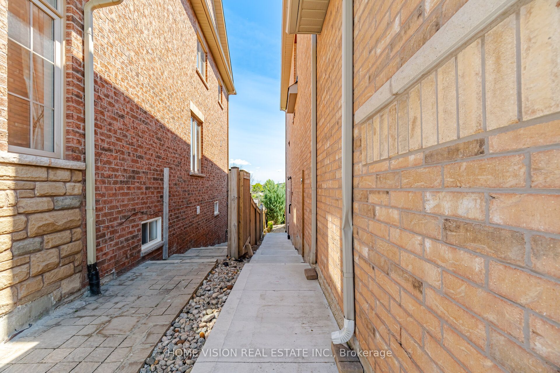 18 Intrigue Trail Bsmt, Brampton, ON L6X 0W8 photo 5