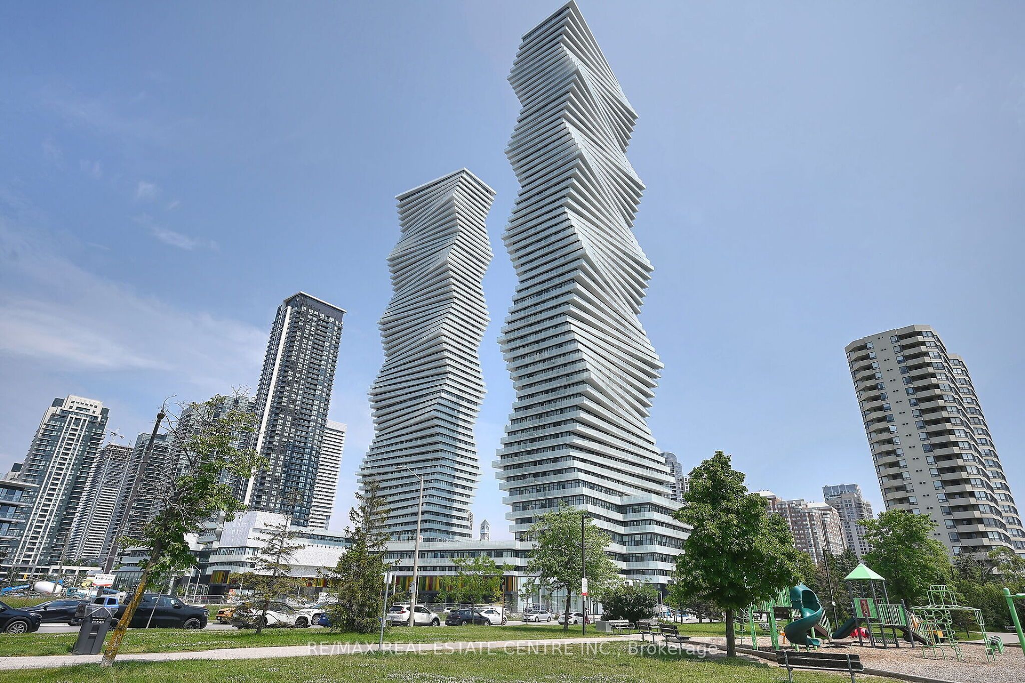 3883 Quartz Road, Mississauga, ON L5B 0M4 photo 3