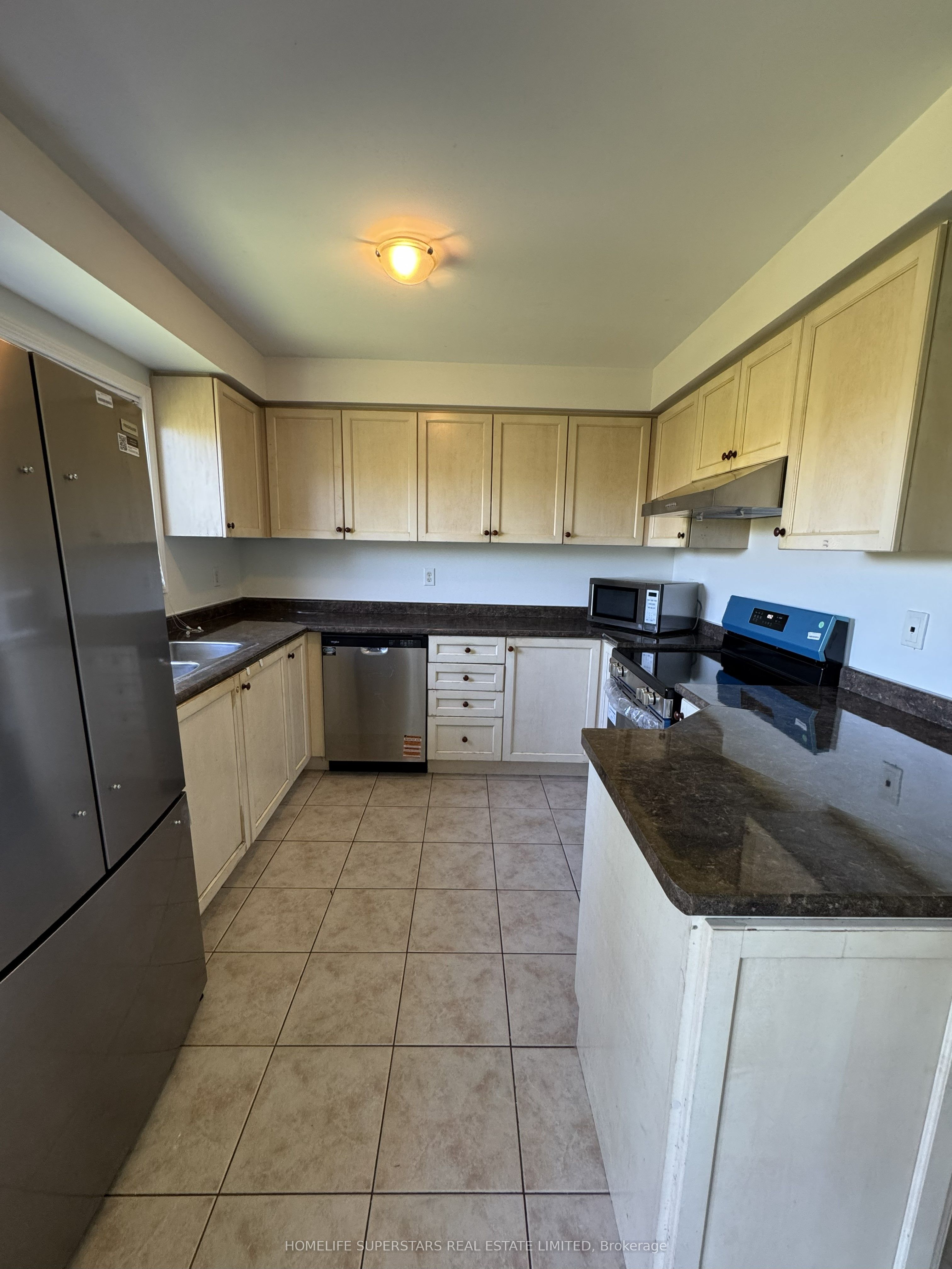 93 Mare Crescent, Toronto, ON M9W 7E5 photo 3